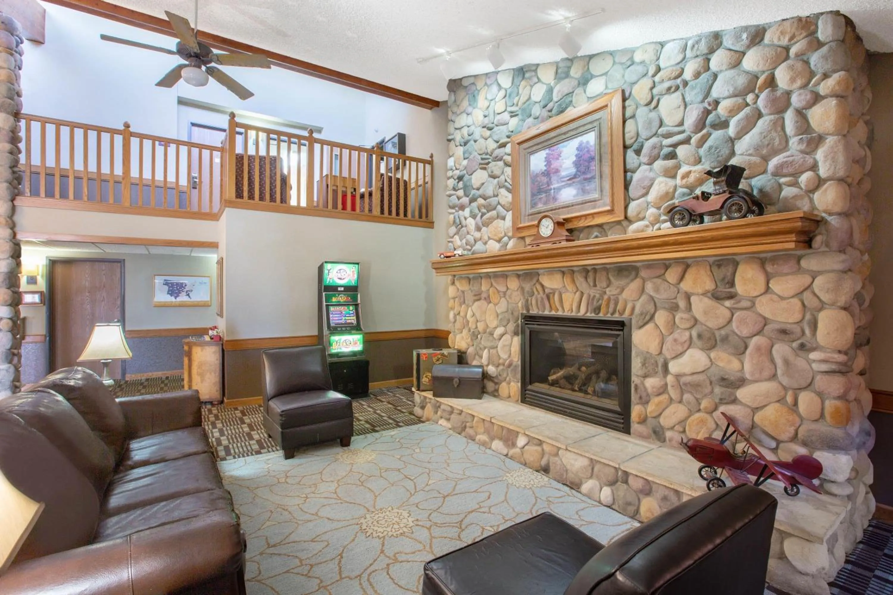 Lobby or reception in AmericInn by Wyndham Lincoln North