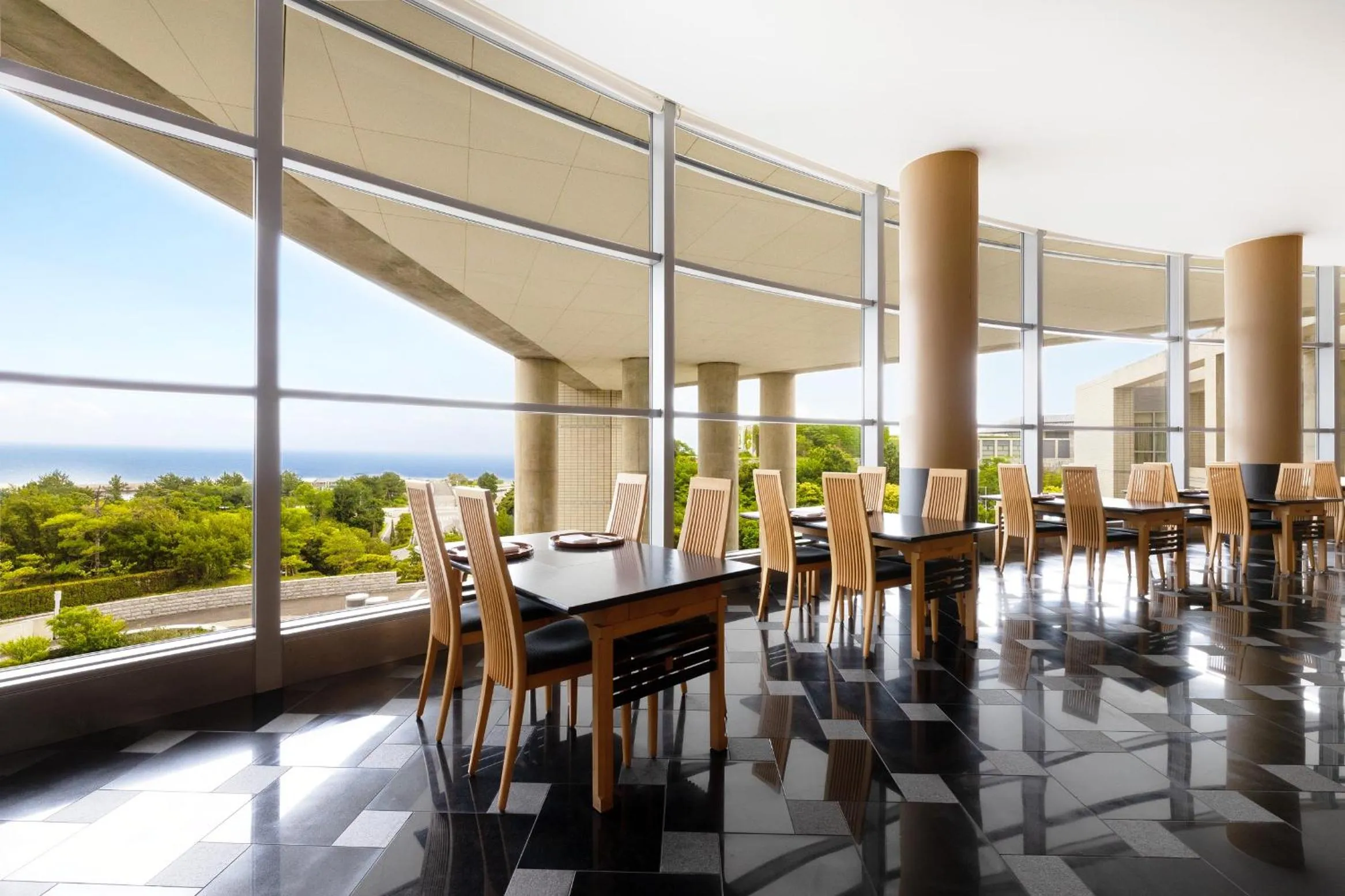 Restaurant/places to eat in GRAND NIKKO AWAJI