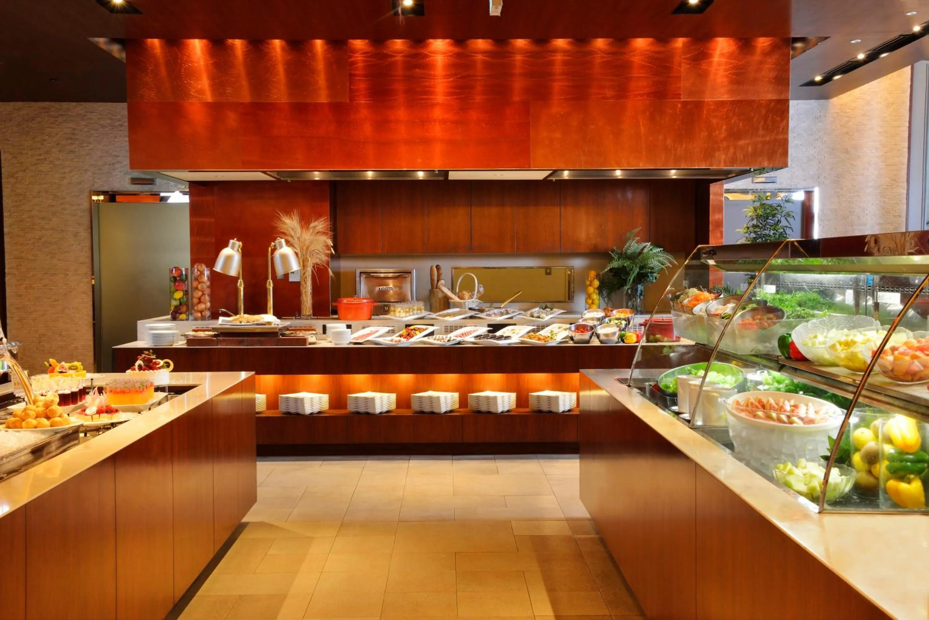 Restaurant/places to eat in GRAND NIKKO AWAJI