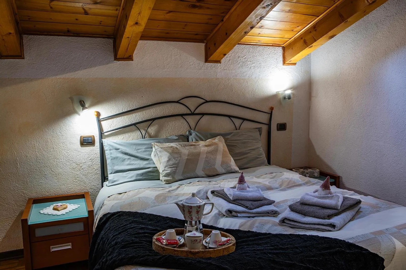 Bedroom, Bed in Mon grenier