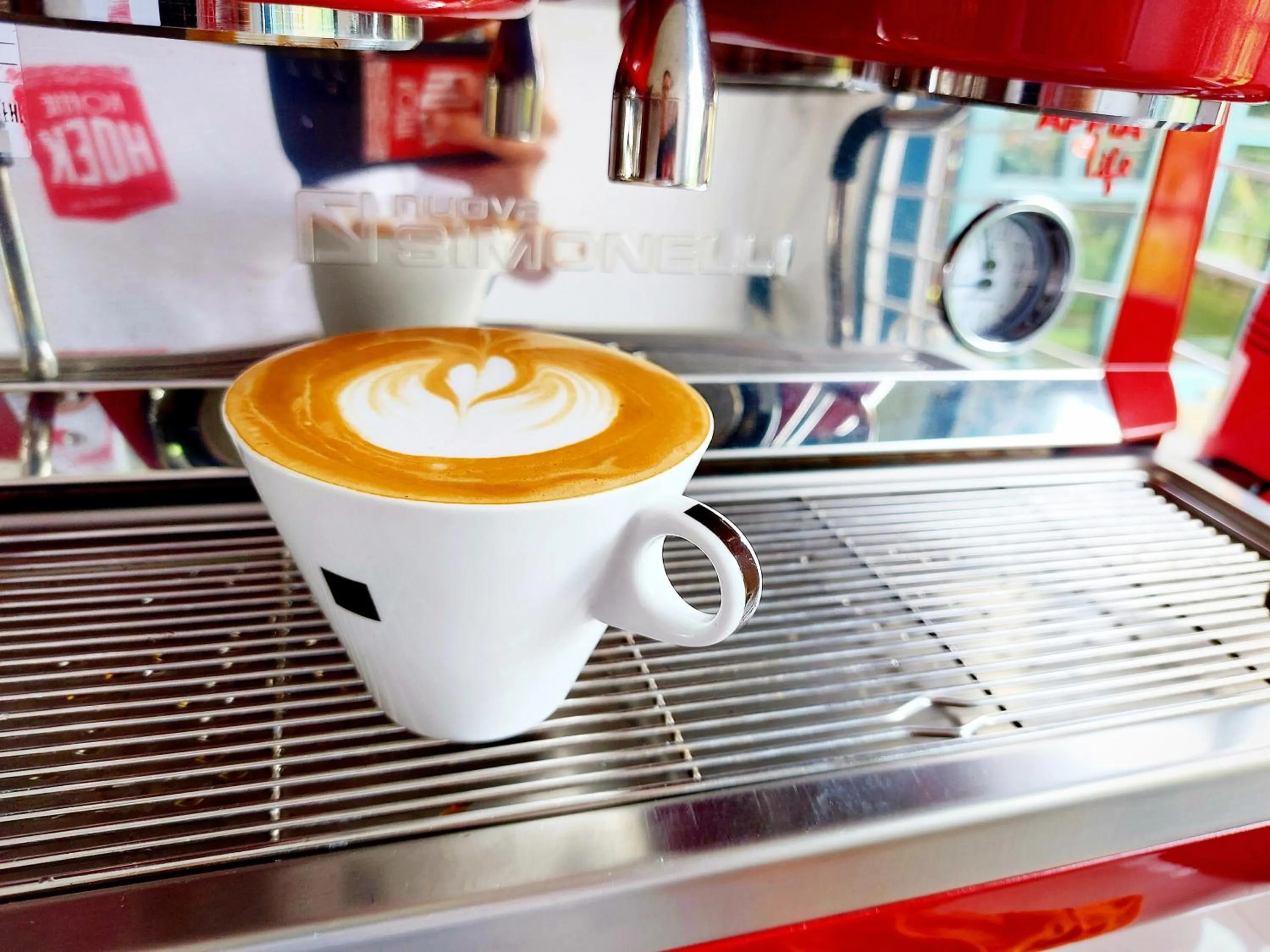 Coffee/tea facilities in Hotel Deli River and Restaurant Omlandia