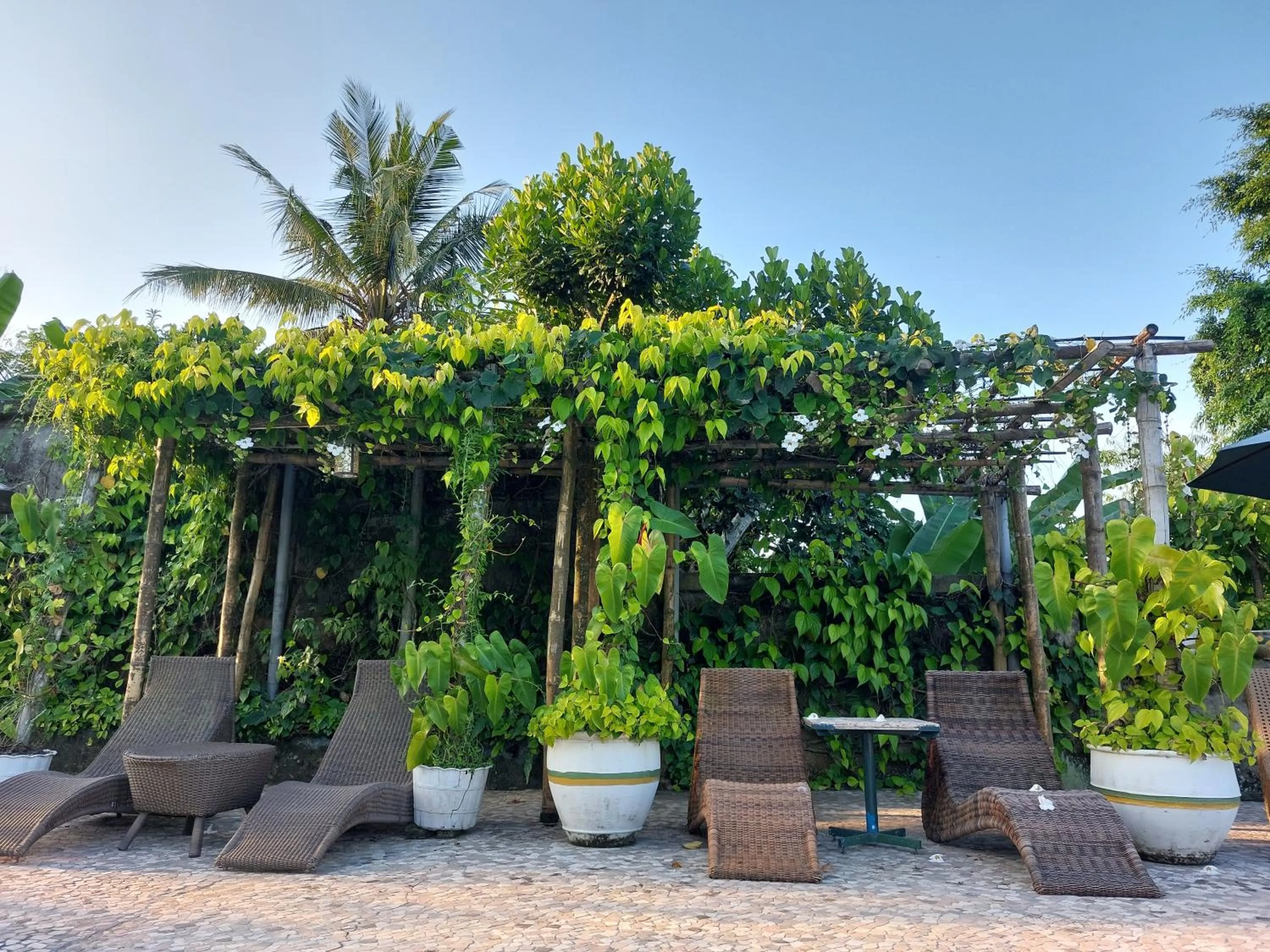 Swimming pool in Hotel Deli River and Restaurant Omlandia