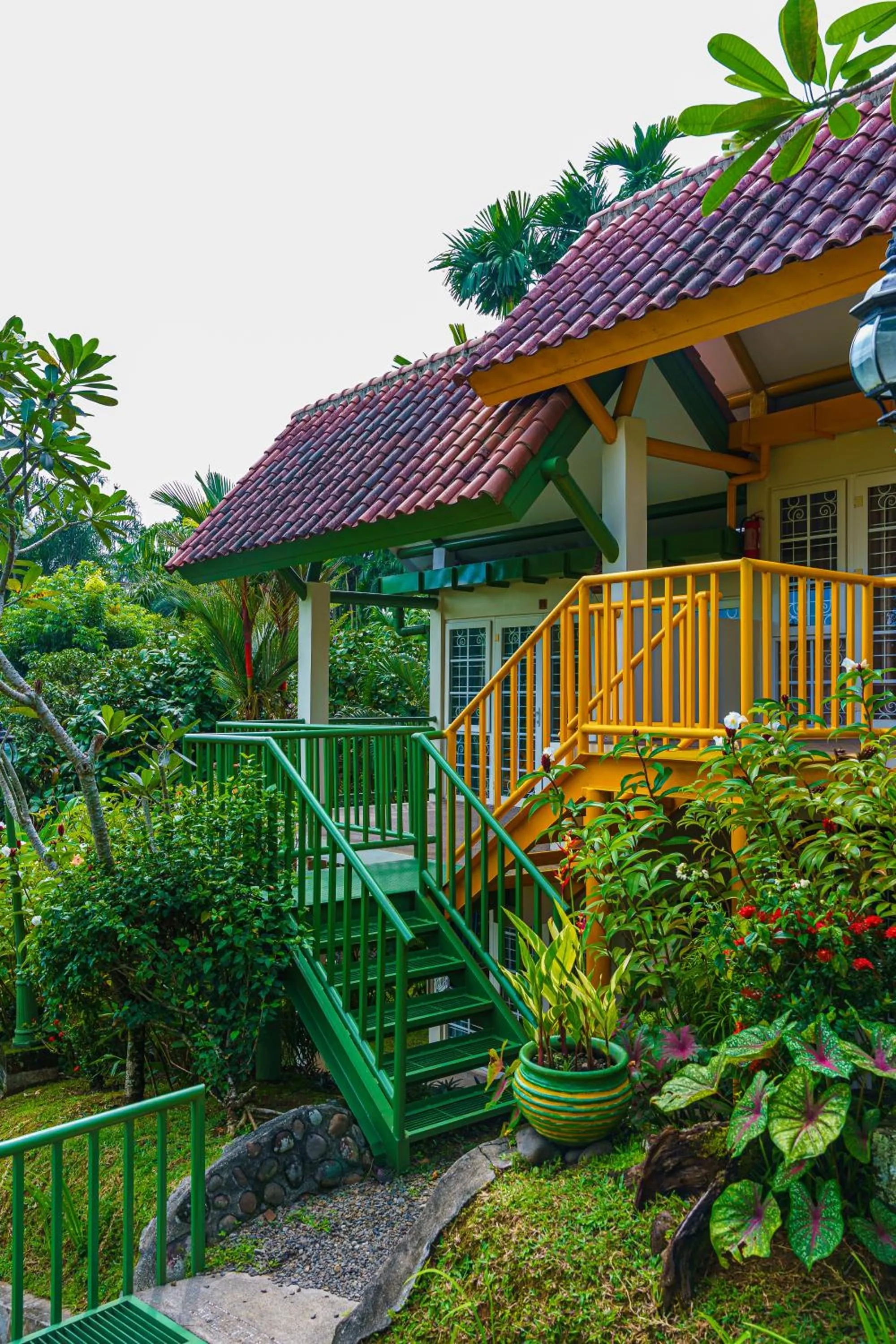 Property building in Hotel Deli River and Restaurant Omlandia