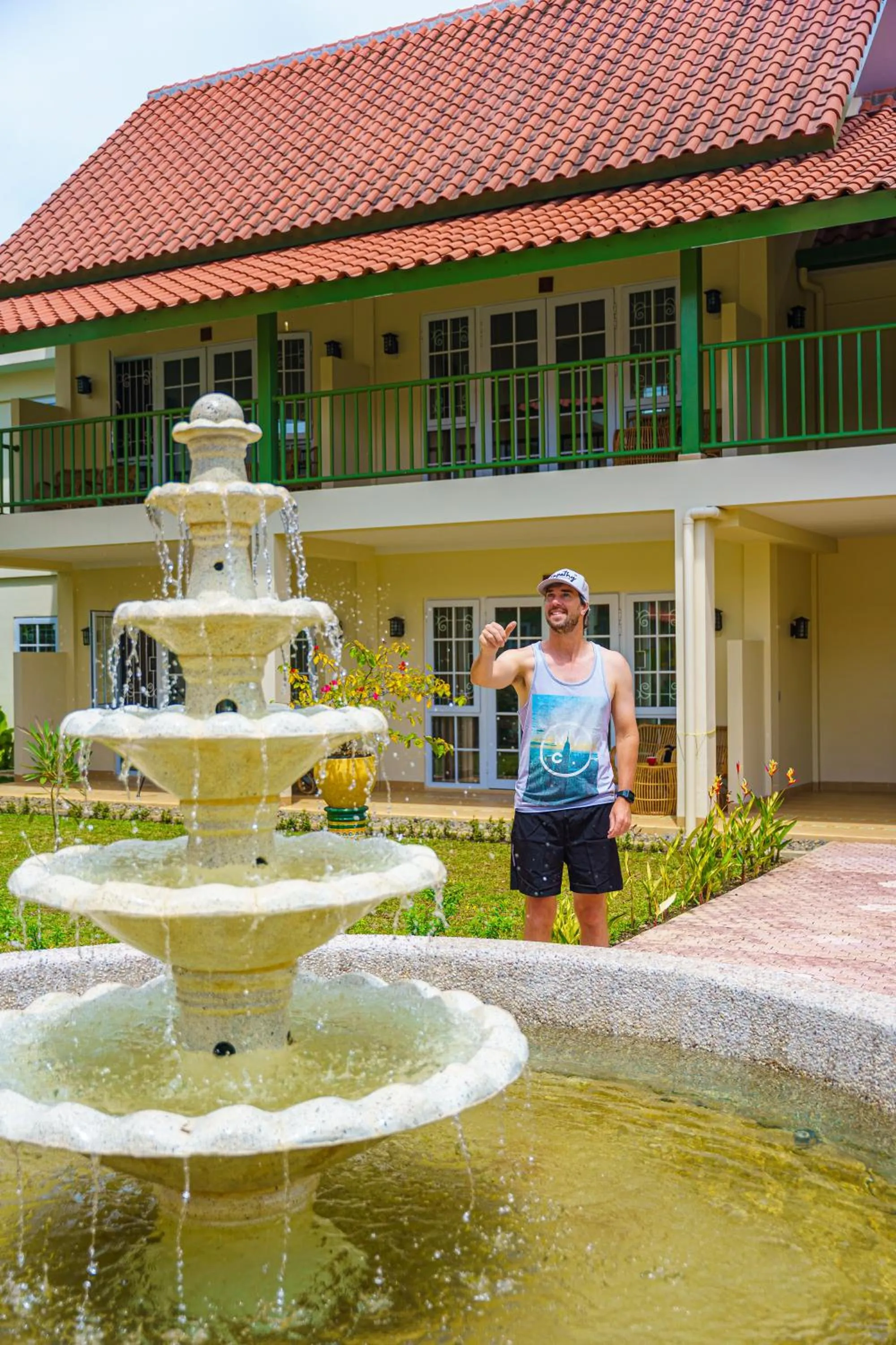 Property building in Hotel Deli River and Restaurant Omlandia