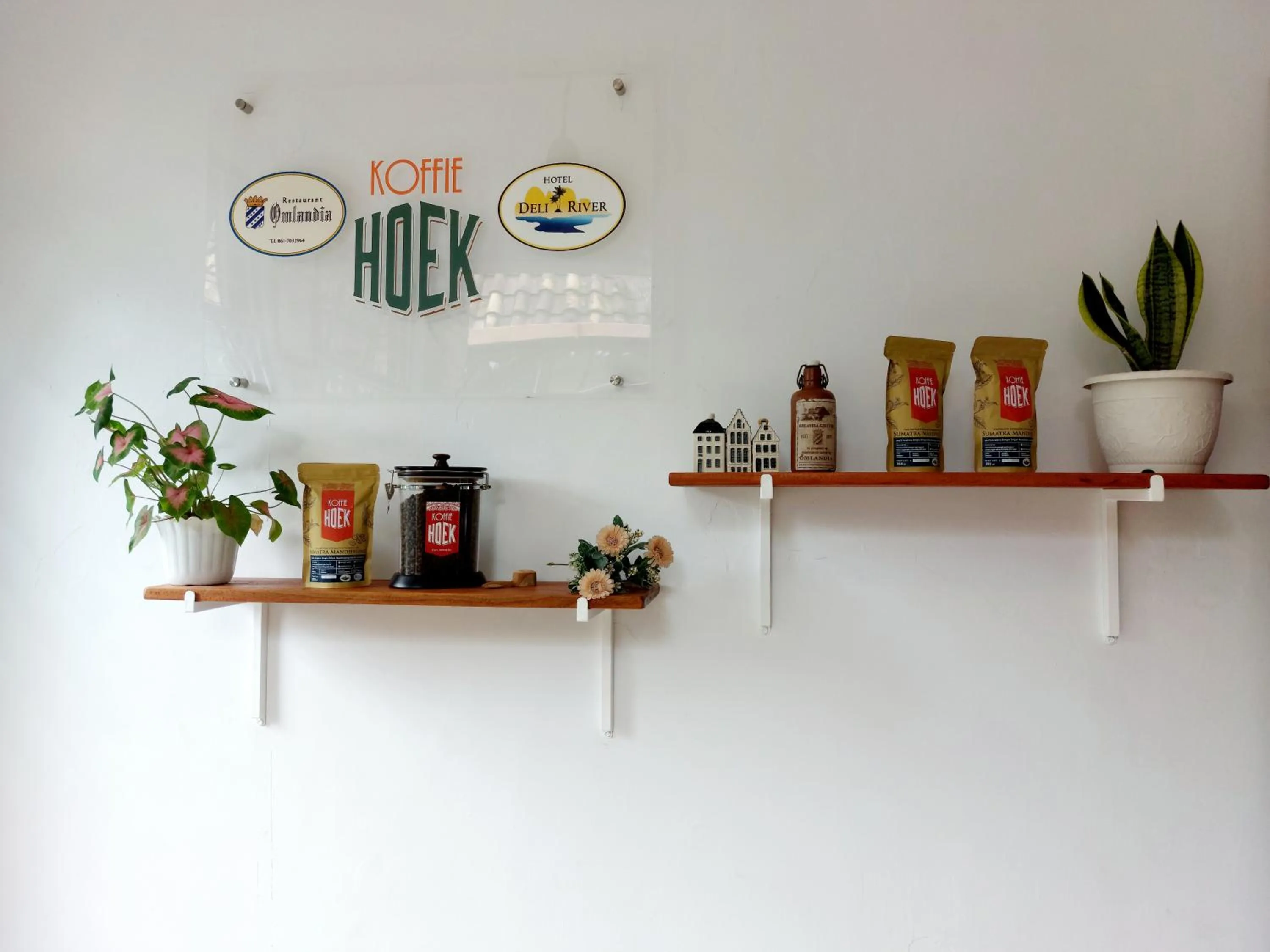 Coffee/tea facilities in Hotel Deli River and Restaurant Omlandia