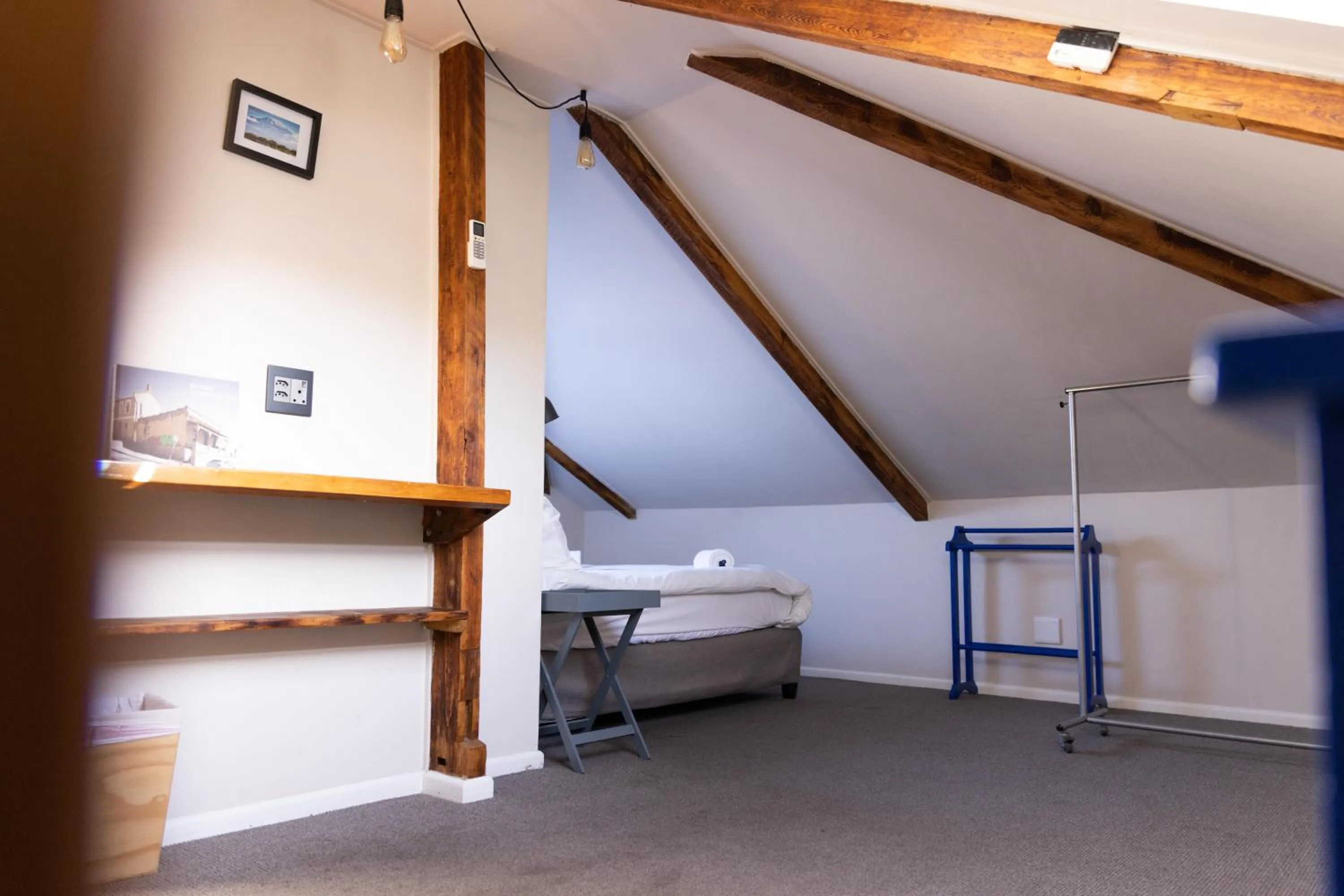 Photo of the whole room, Bed in Villa Viva Cape Town