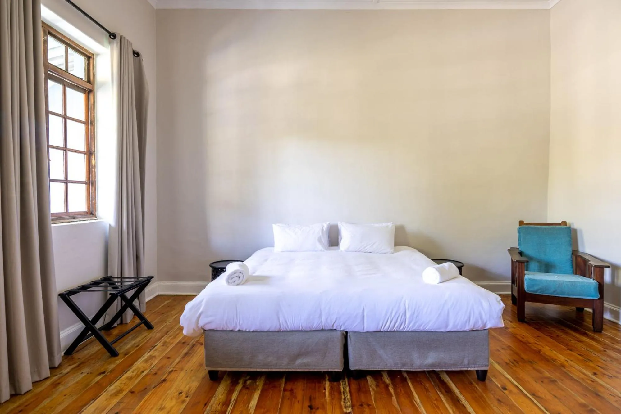 Bed in Villa Viva Cape Town