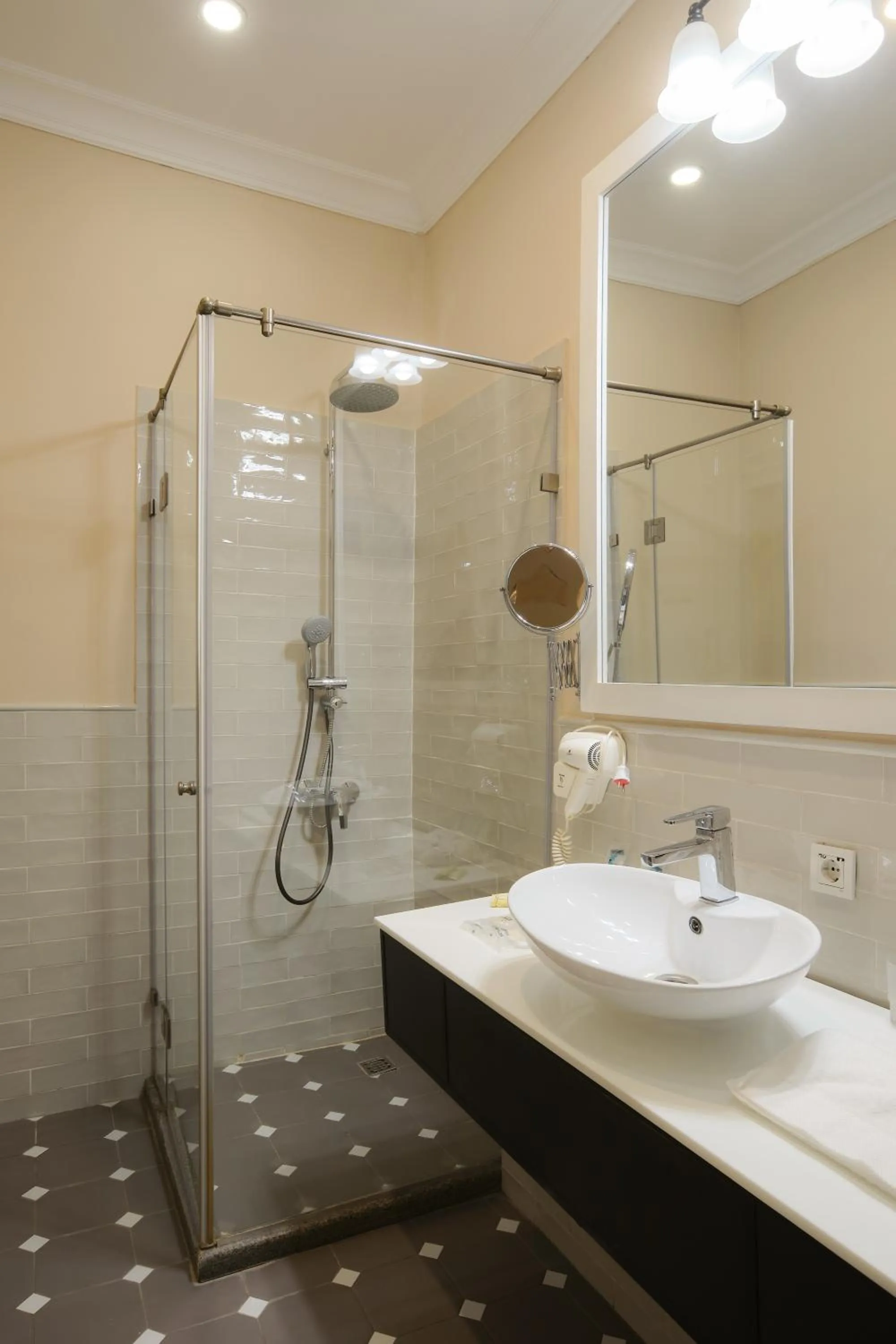 Shower in Madison Ave Hotel Bishkek