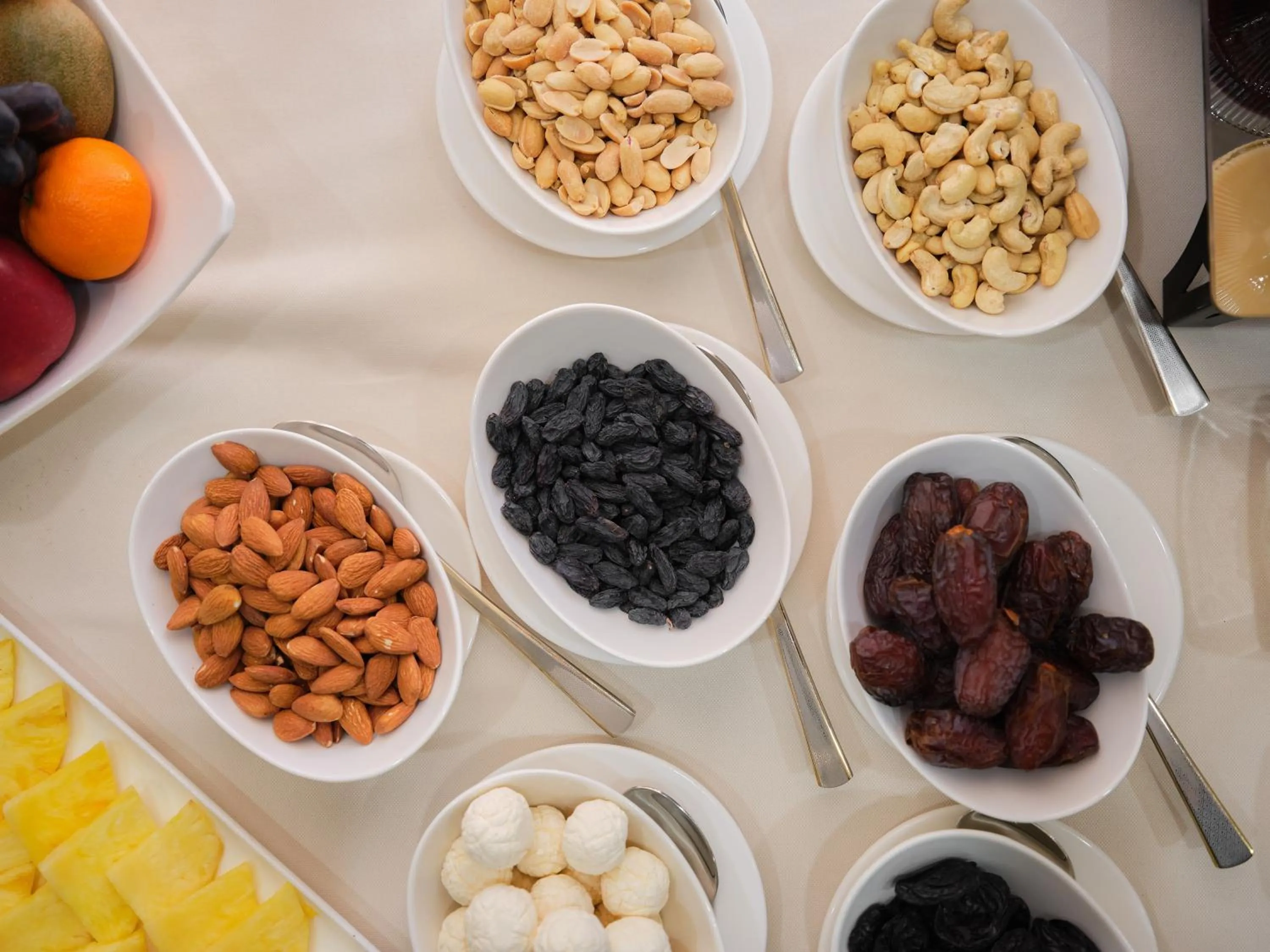 Restaurant/places to eat in Madison Ave Hotel Bishkek