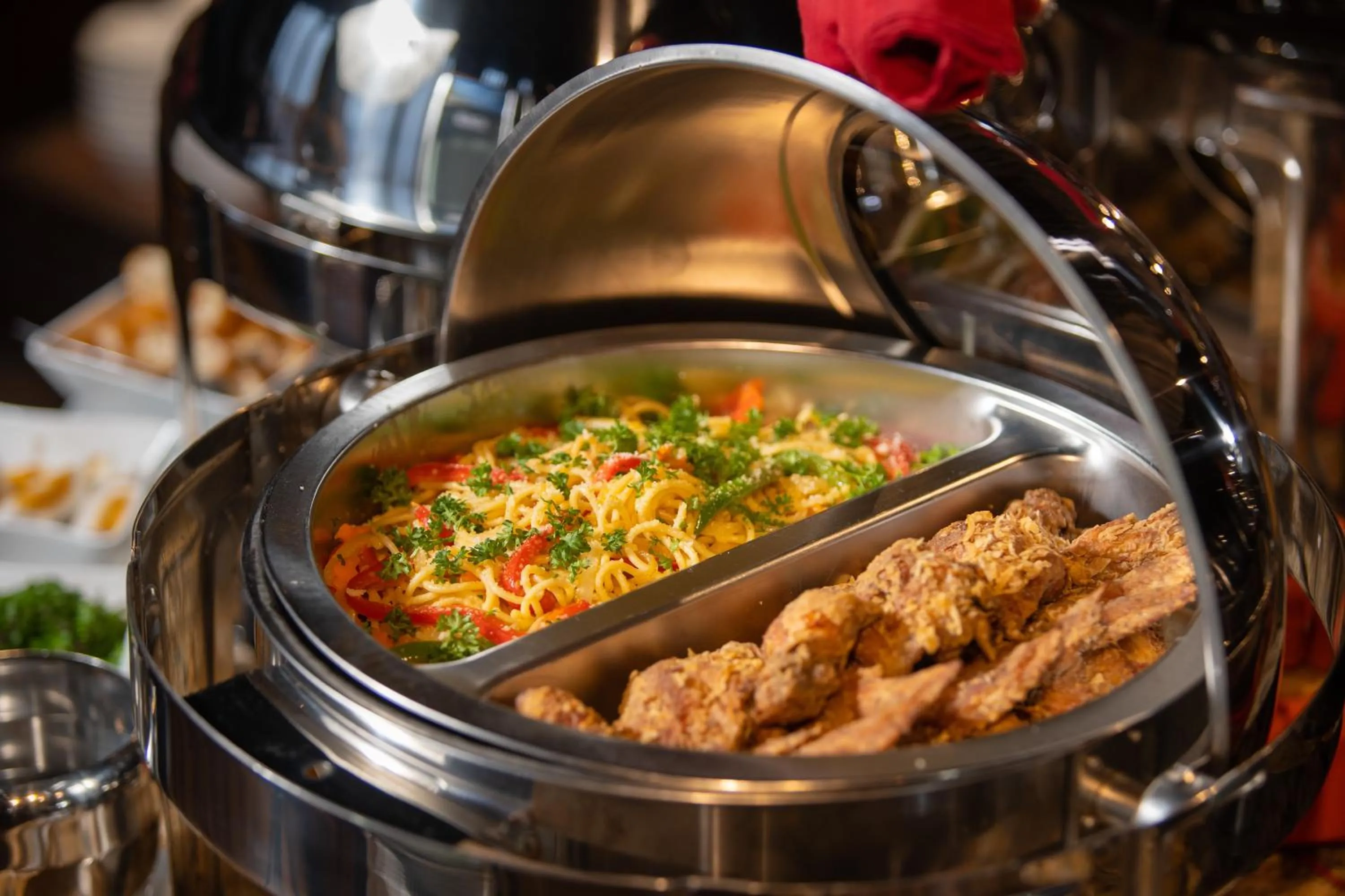 Restaurant/places to eat in Hanoi Paon Hotel & Spa