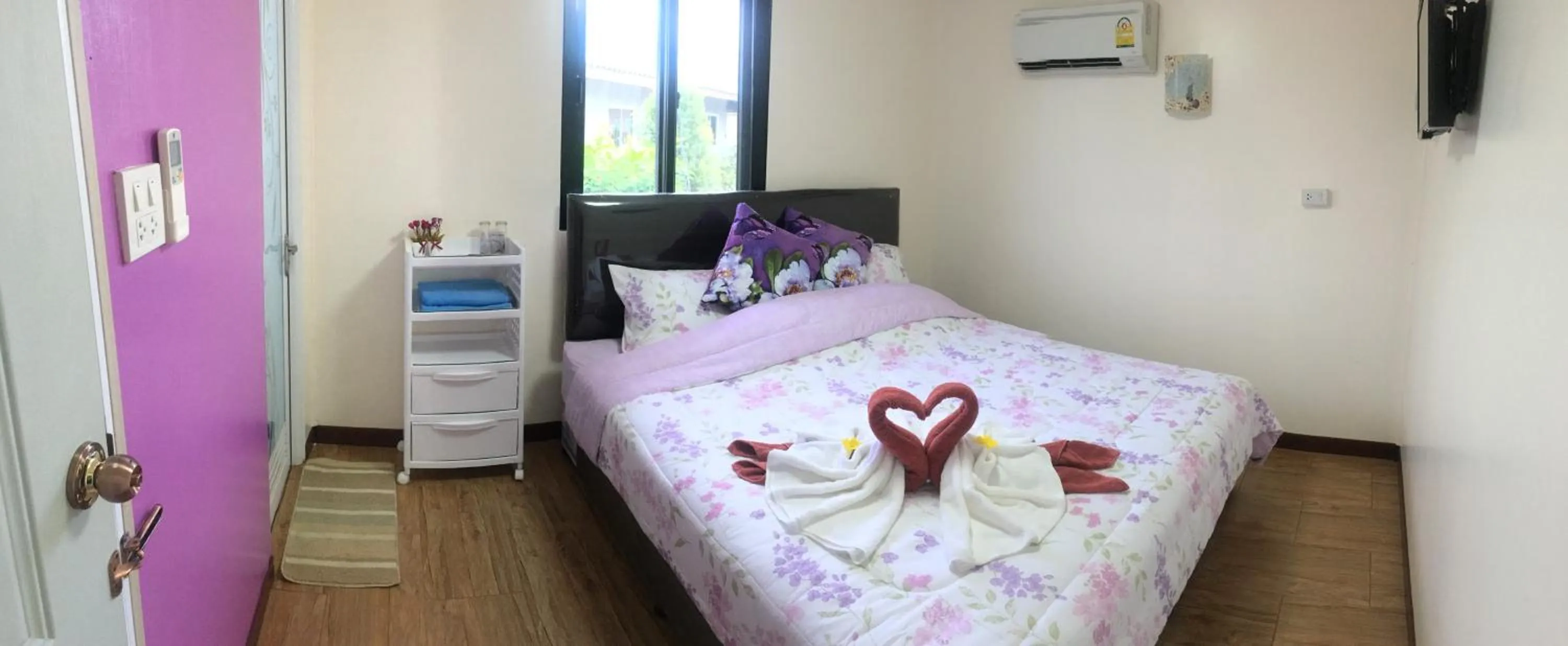 Bed in 4 seasons mini house