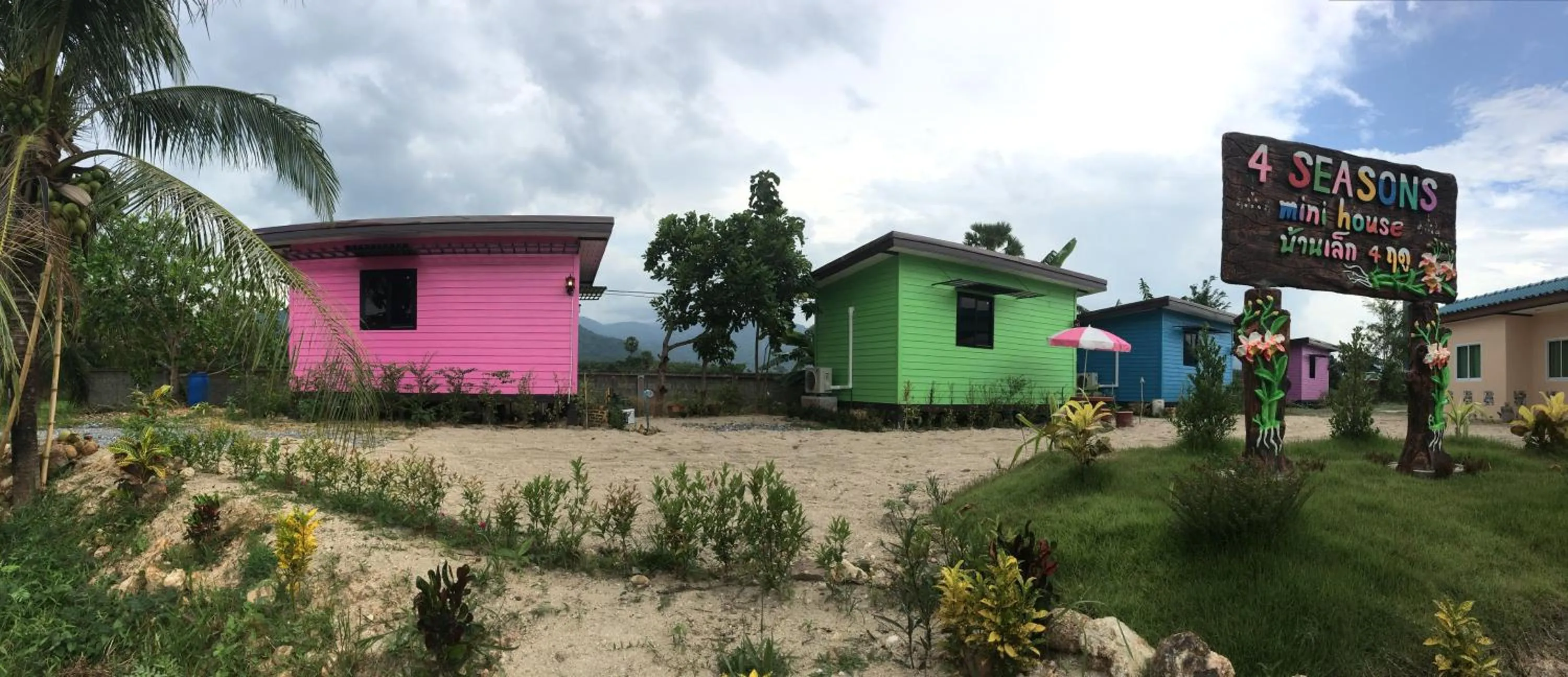 4 seasons mini house