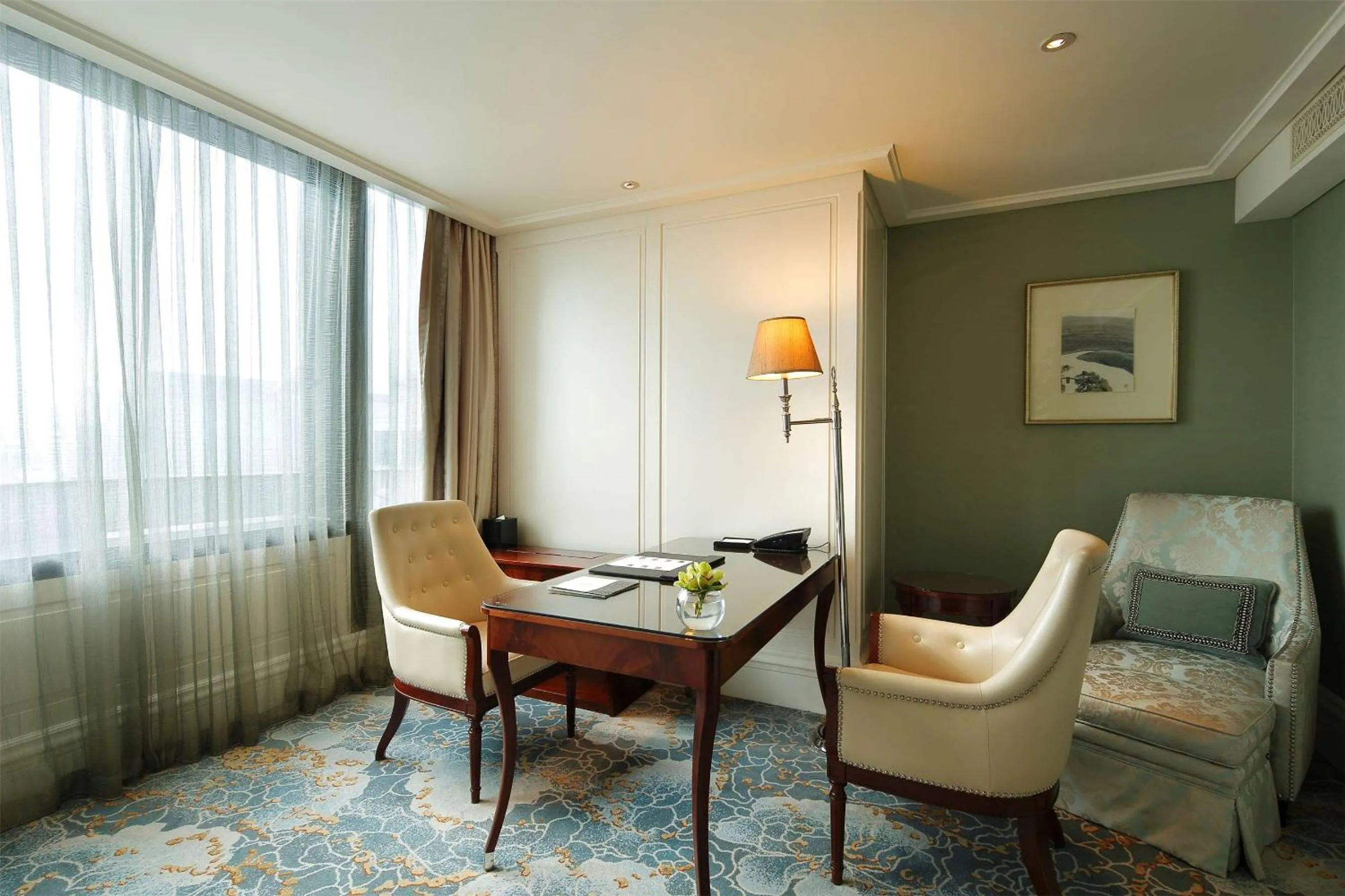 Living room in Waldorf Astoria Shanghai on the Bund