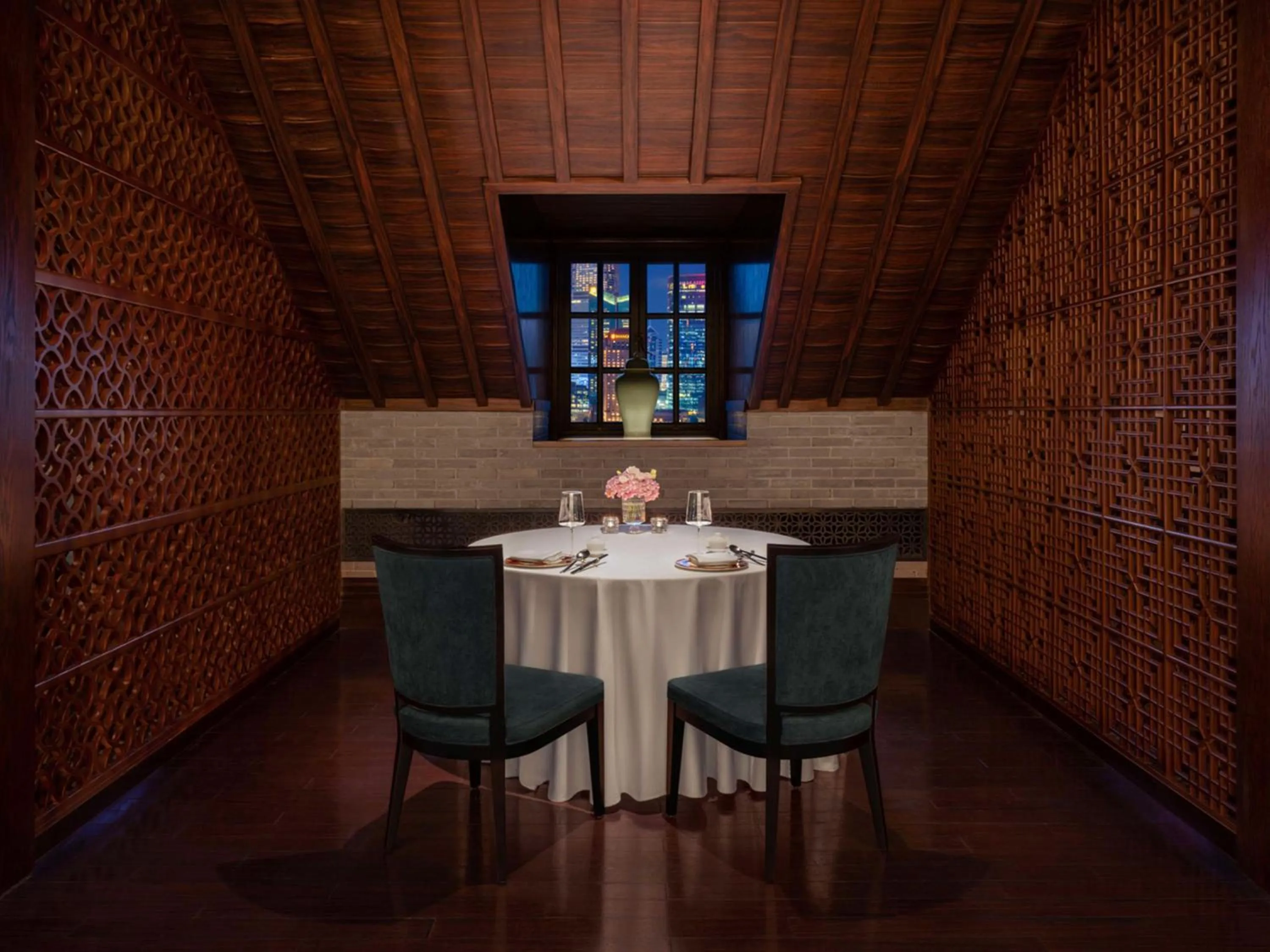 Restaurant/places to eat in Waldorf Astoria Shanghai on the Bund