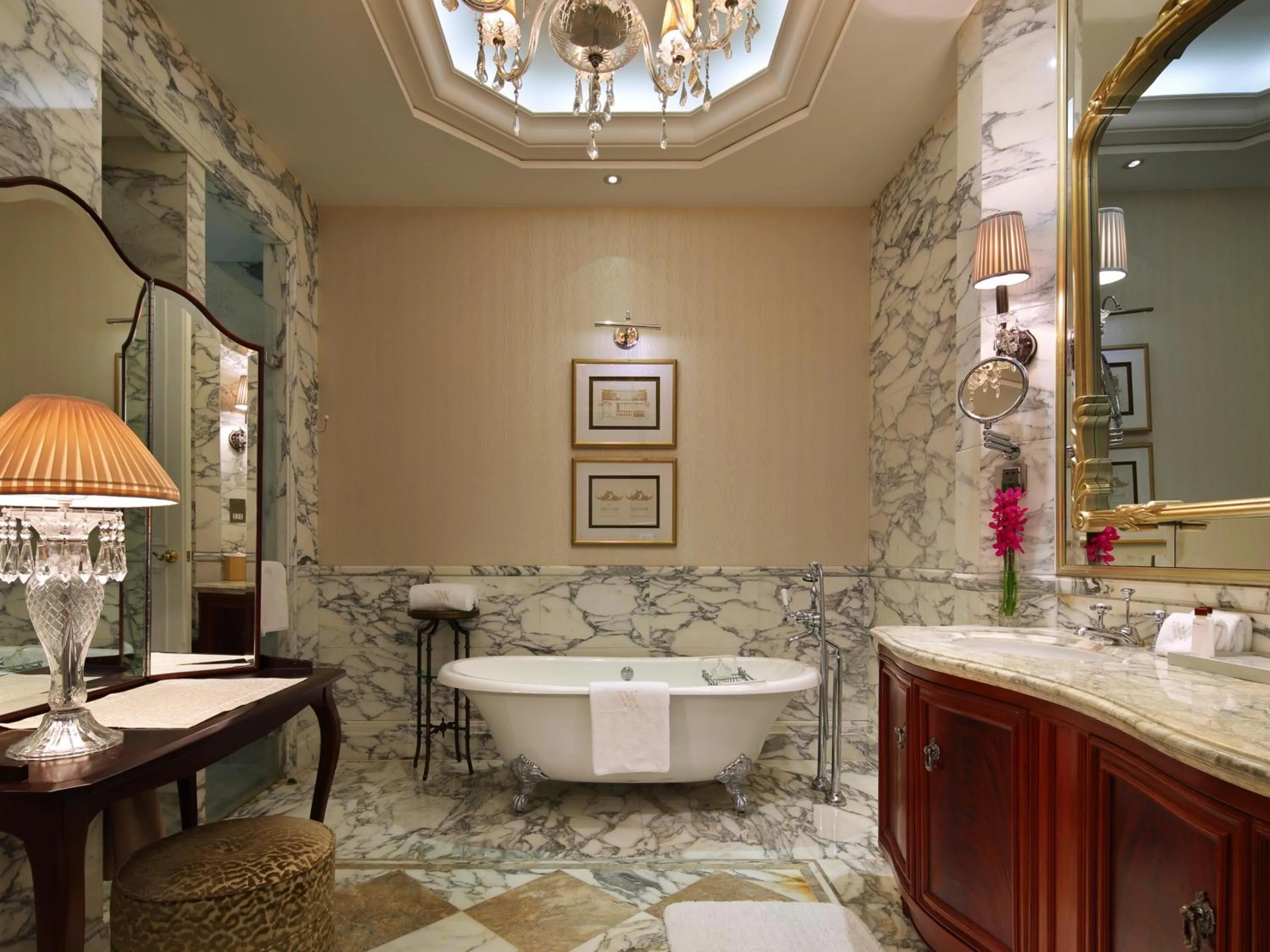 Bathroom in Waldorf Astoria Shanghai on the Bund