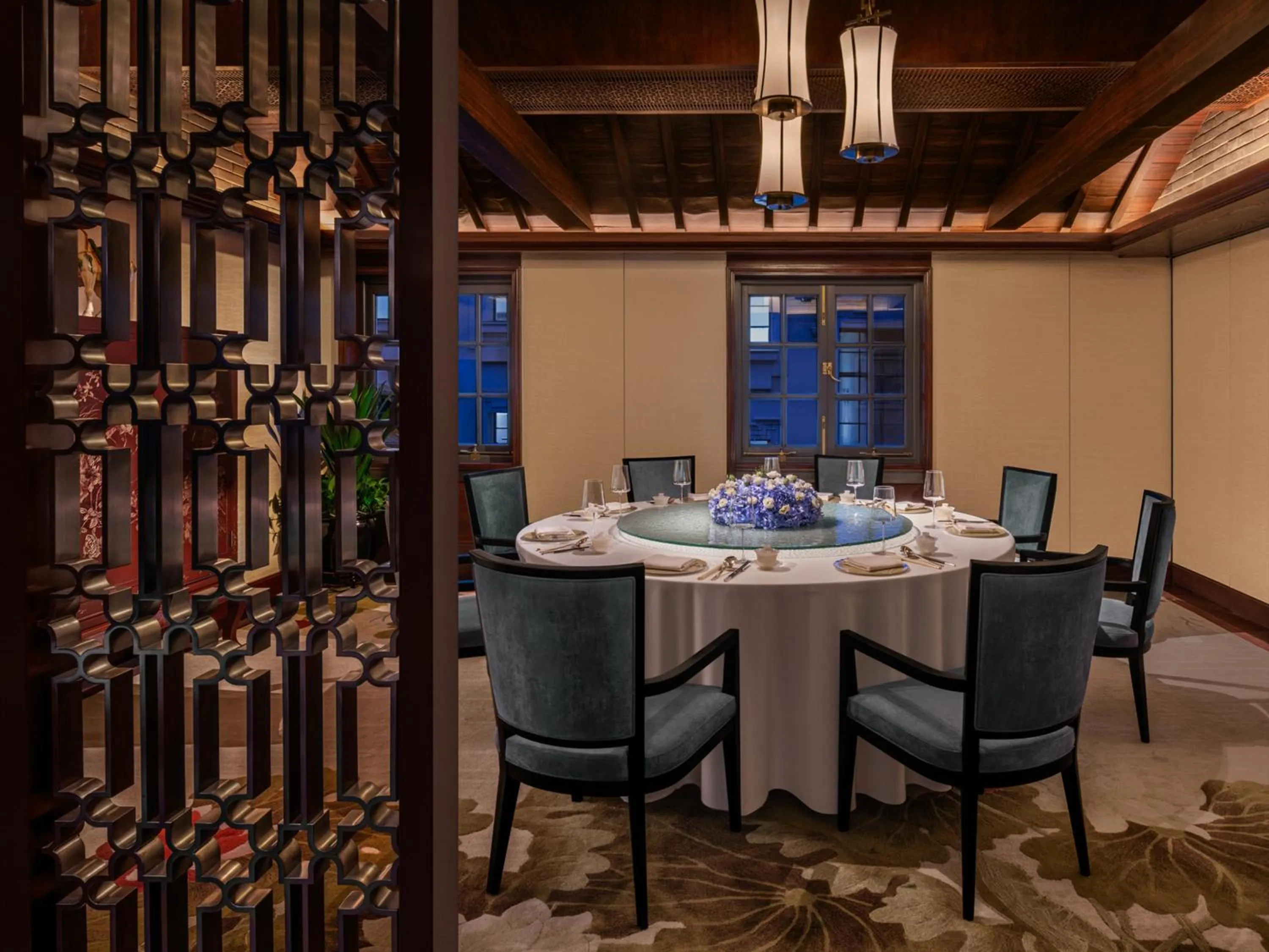Dining area in Waldorf Astoria Shanghai on the Bund