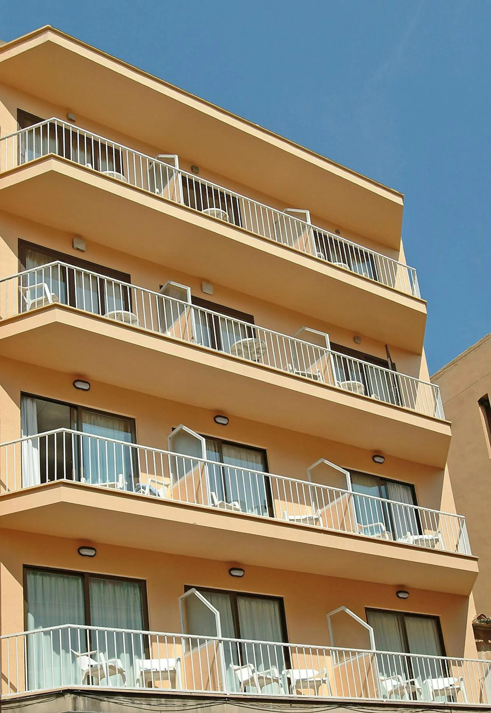 Facade/entrance in Hostal Tierramar