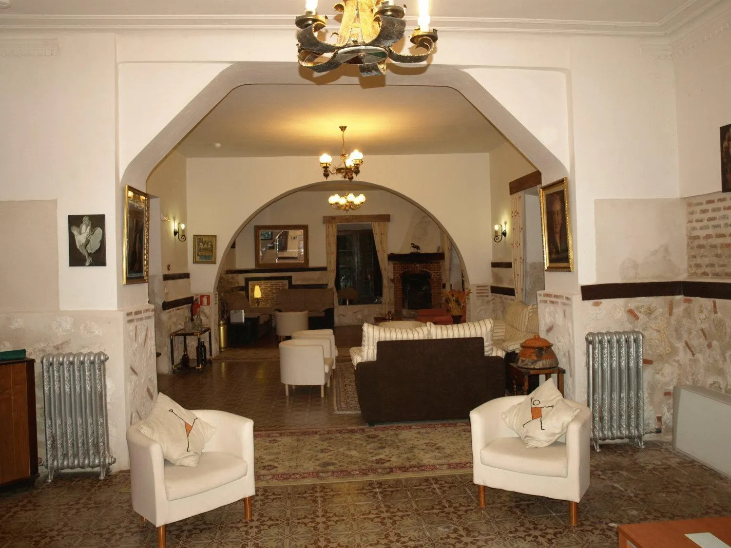 Communal lounge/ TV room in Gran Posada La Mesnada