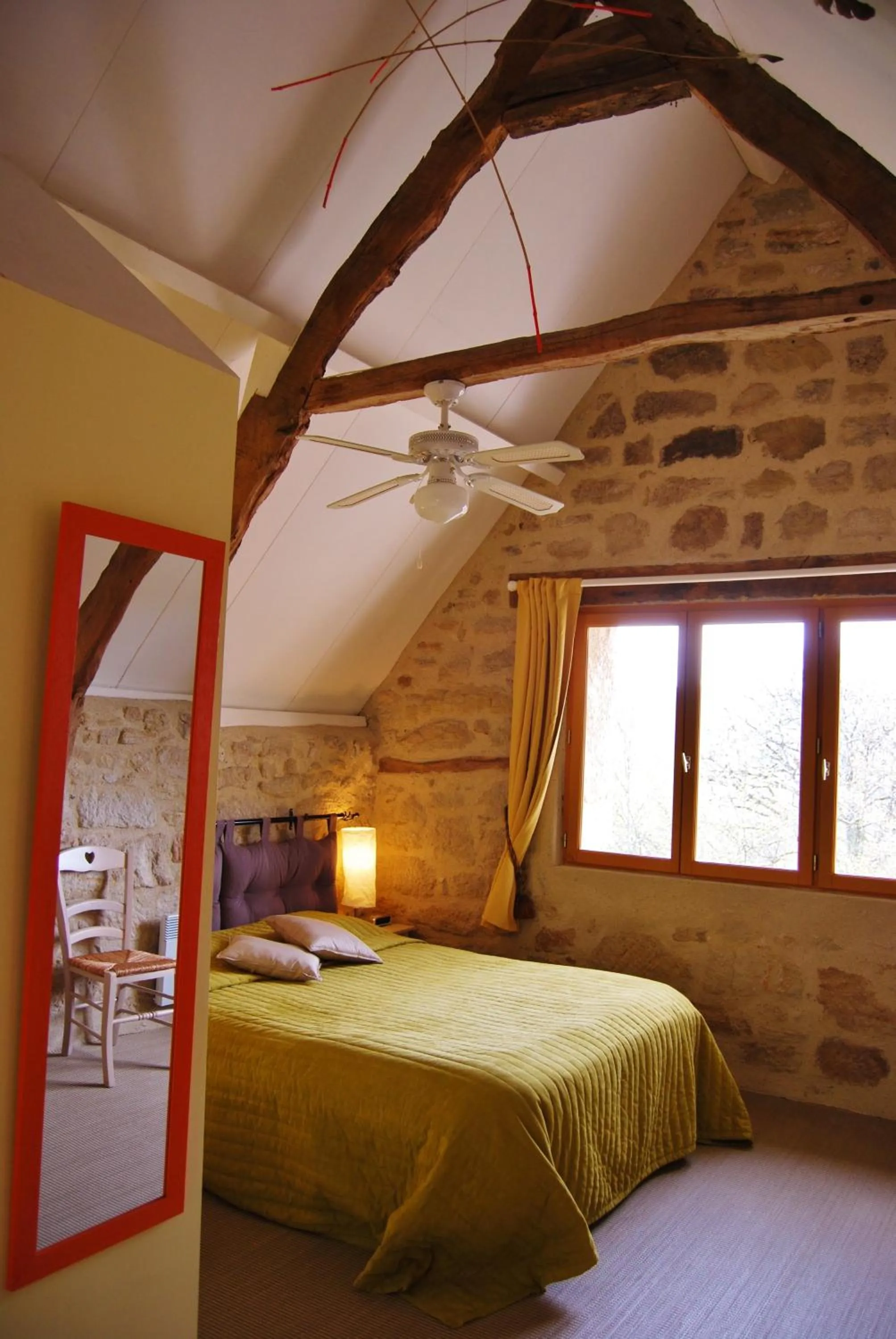 Decorative detail, Bed in Hôtel Restaurant Le Mûrier de Viels - Grand Figeac