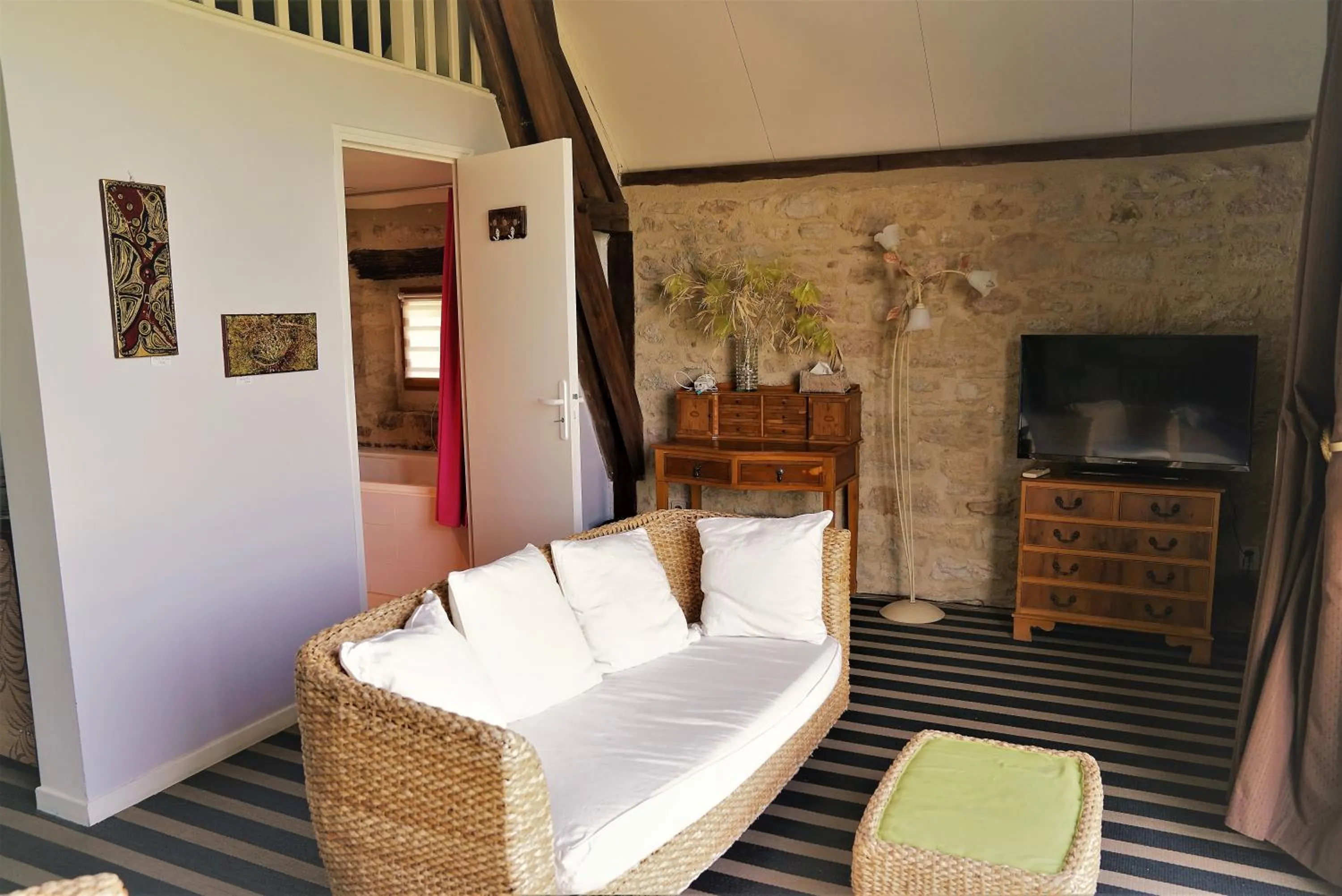 Photo of the whole room, Bed in Hôtel Restaurant Le Mûrier de Viels - Grand Figeac