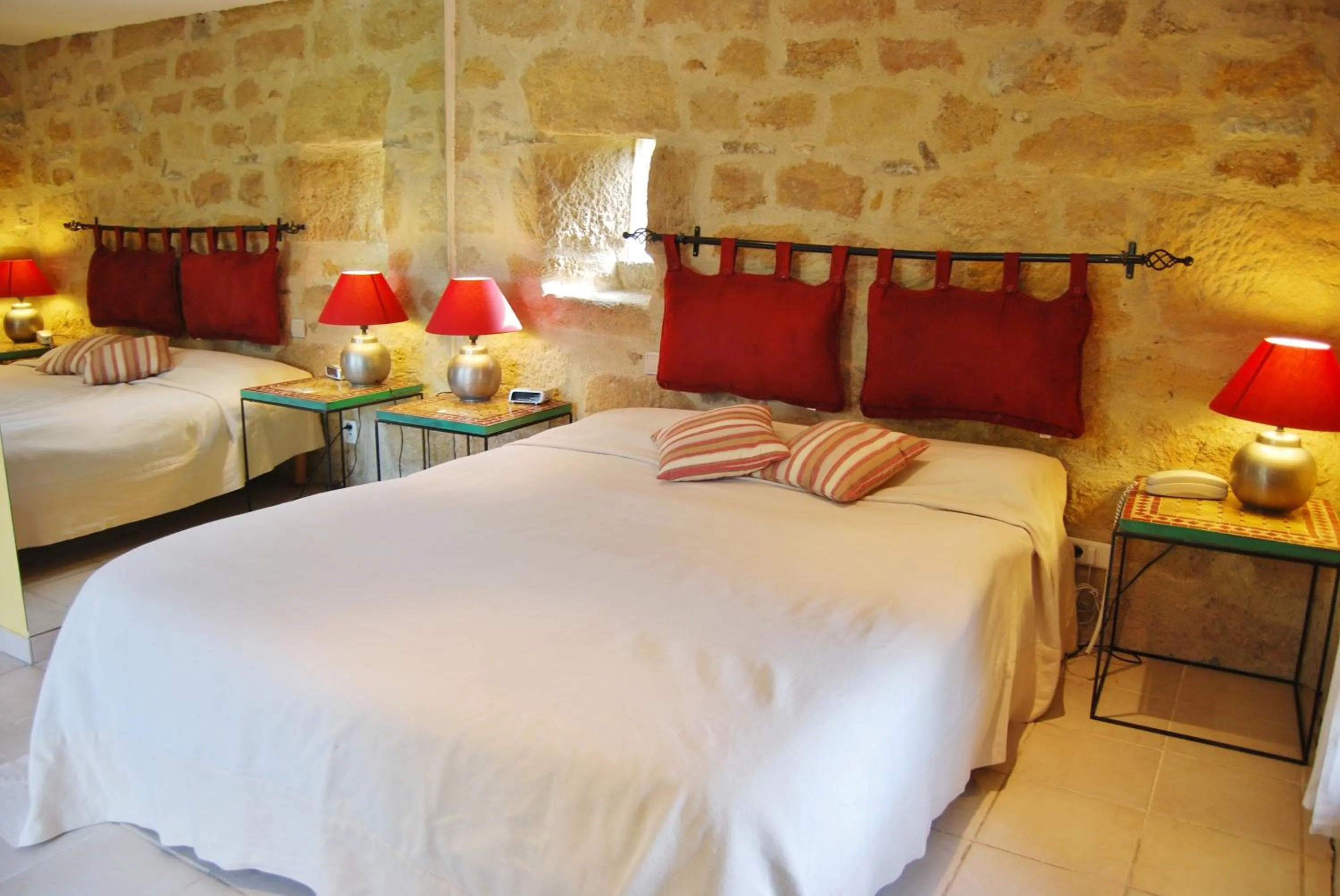 Bed in Hôtel Restaurant Le Mûrier de Viels - Grand Figeac