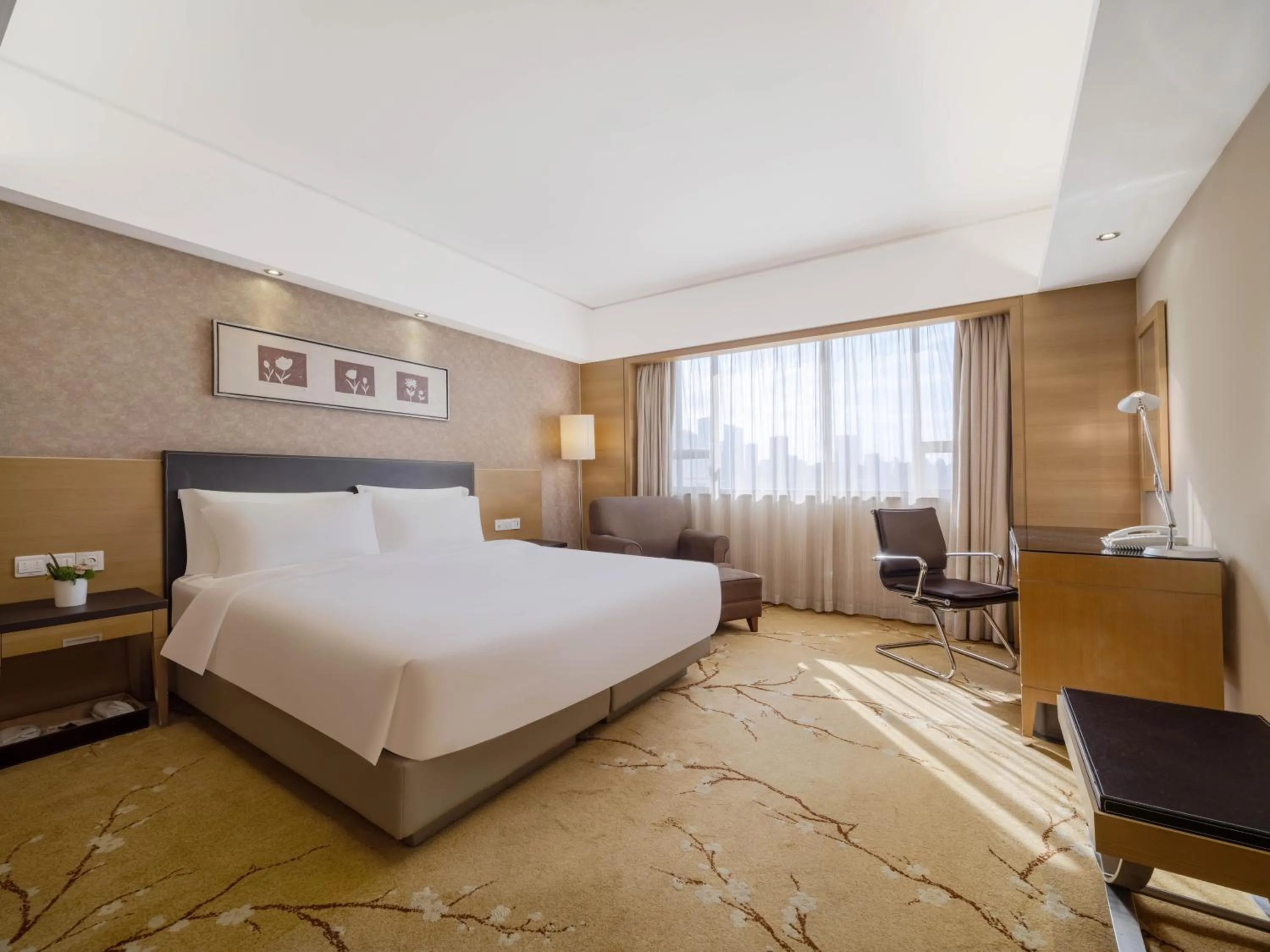 Bedroom, Bed in Grand Skylight Hotel Shenzhen Zhonghang