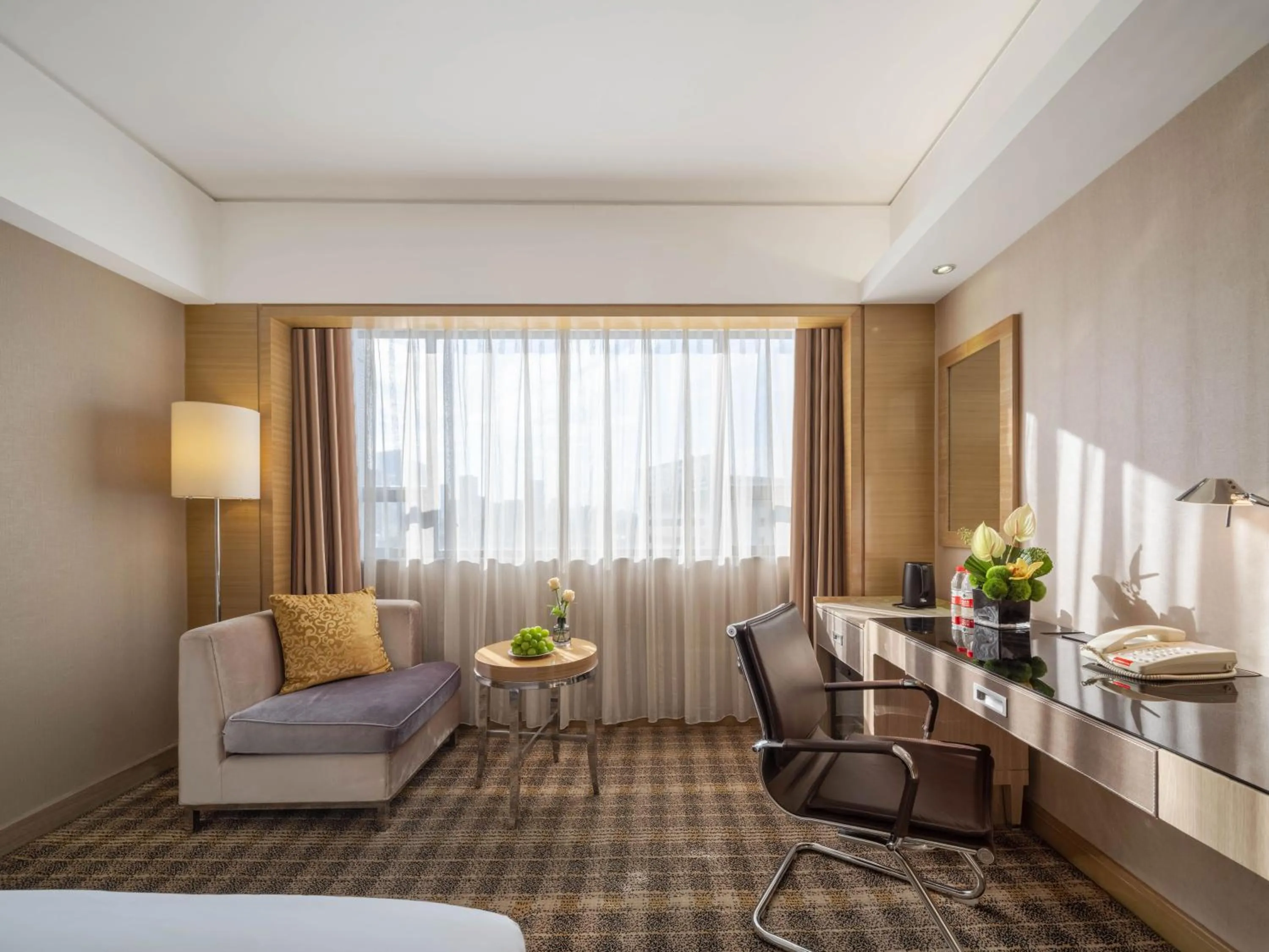 Seating area, Bed in Grand Skylight Hotel Shenzhen Zhonghang