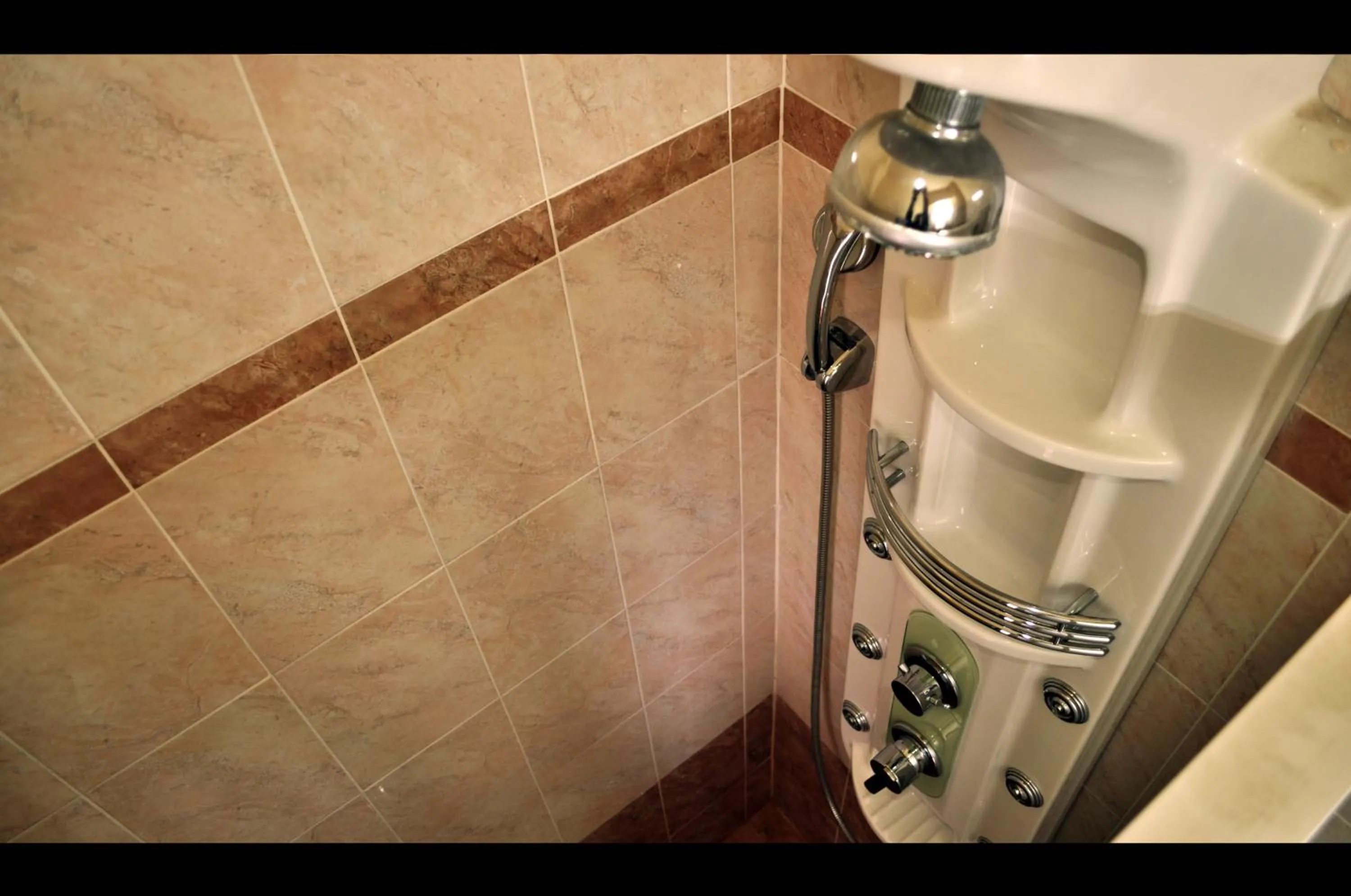 Shower in Lakonia Hotel