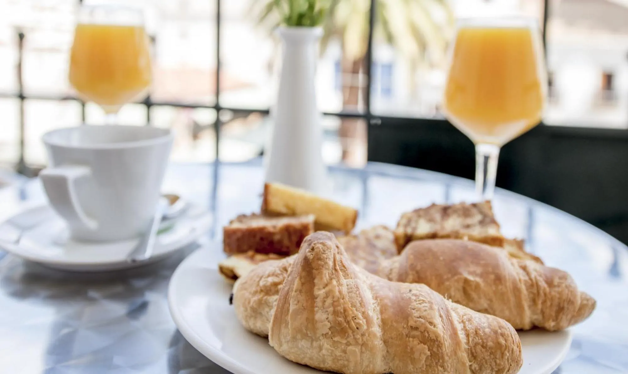 Coffee/tea facilities in Lakonia Hotel