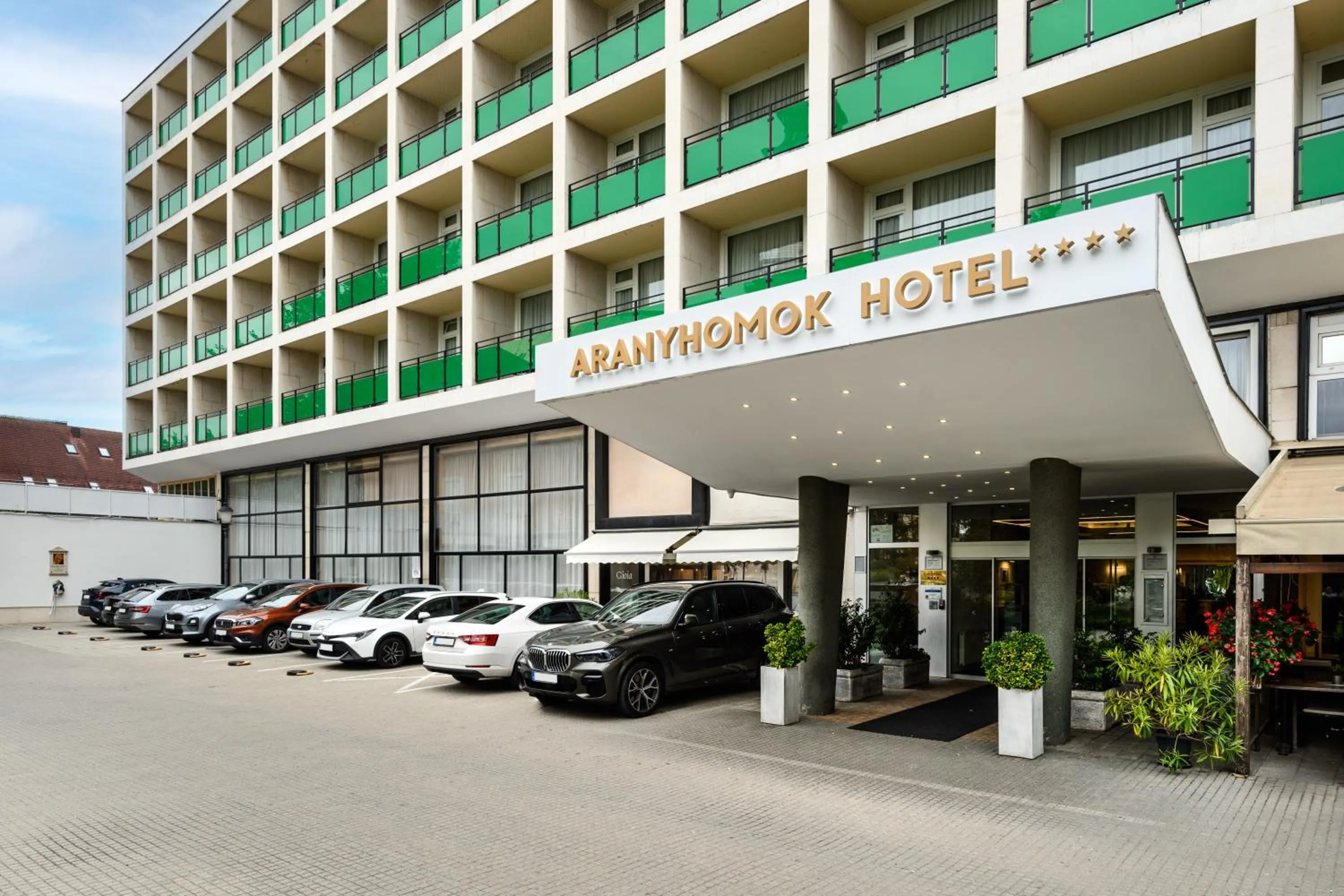 Property building in Aranyhomok Hotel Business & Relax