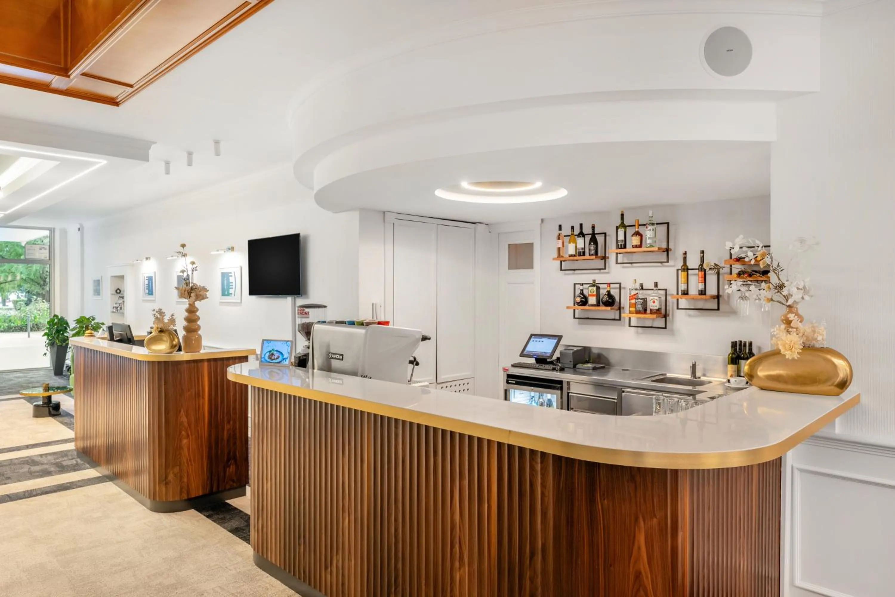 Lounge or bar in Aranyhomok Hotel Business & Relax