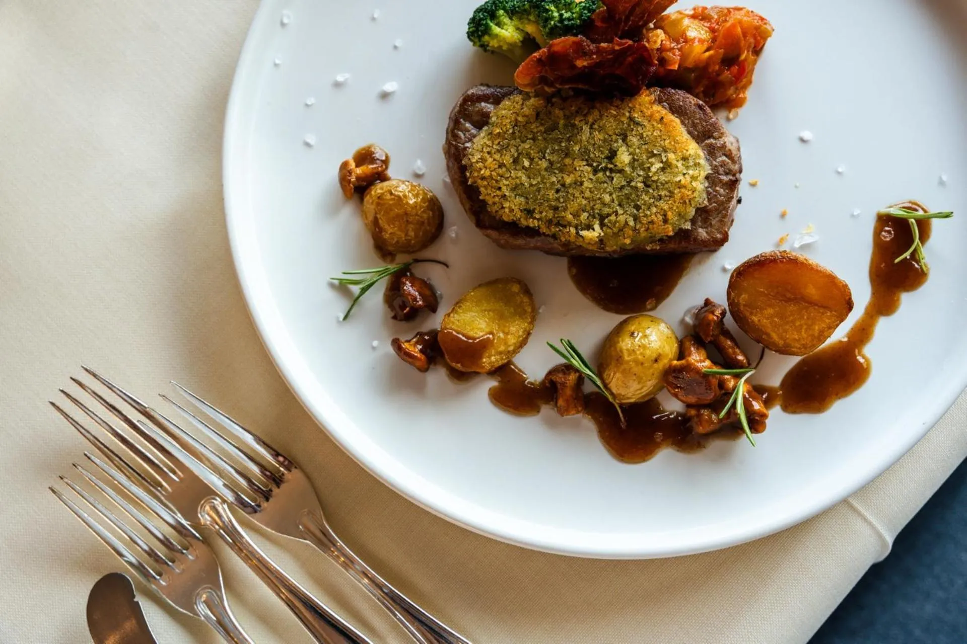 Food and drinks in Hotel Asterbel