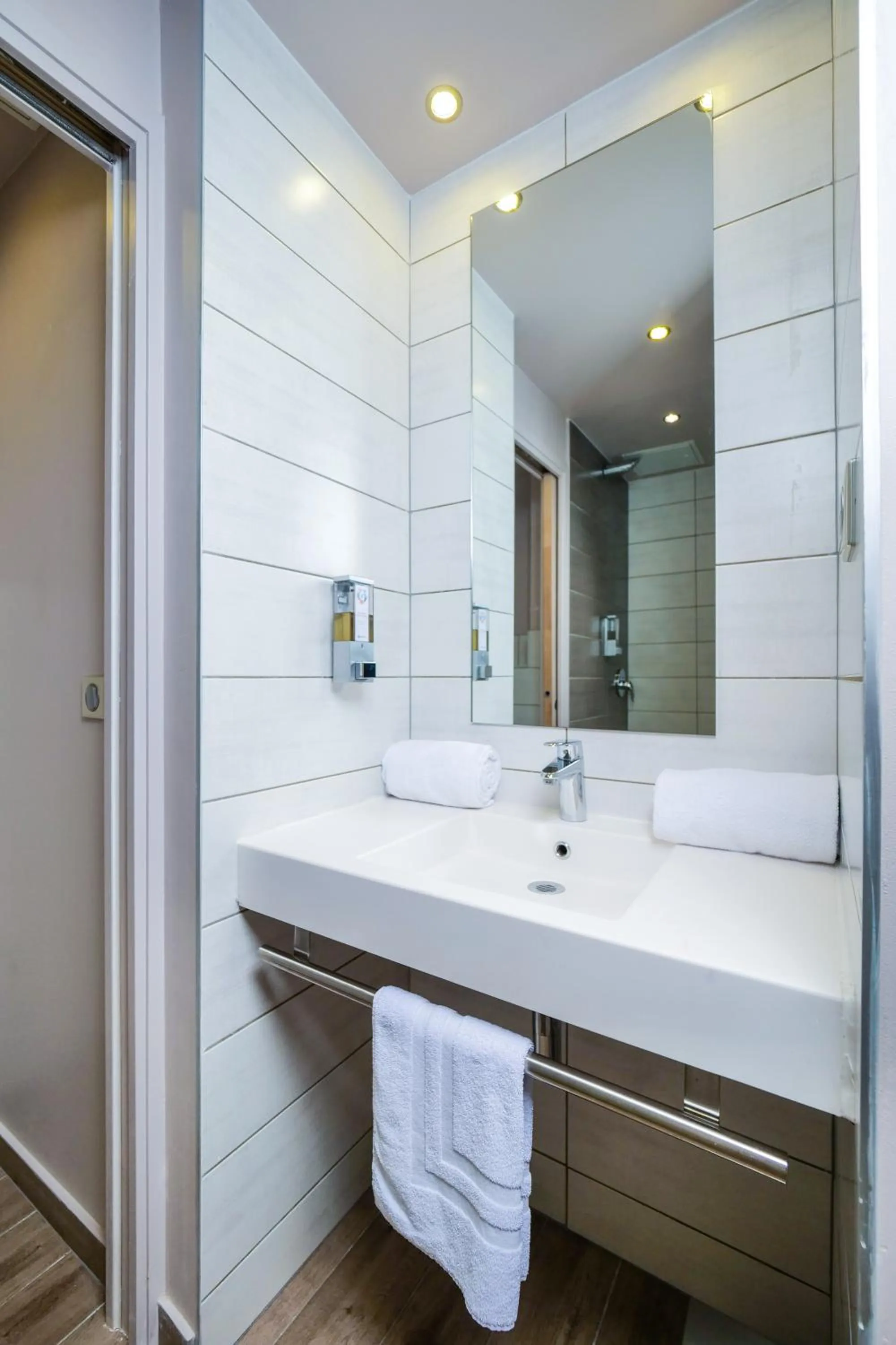 Bathroom in Gondwana City Green