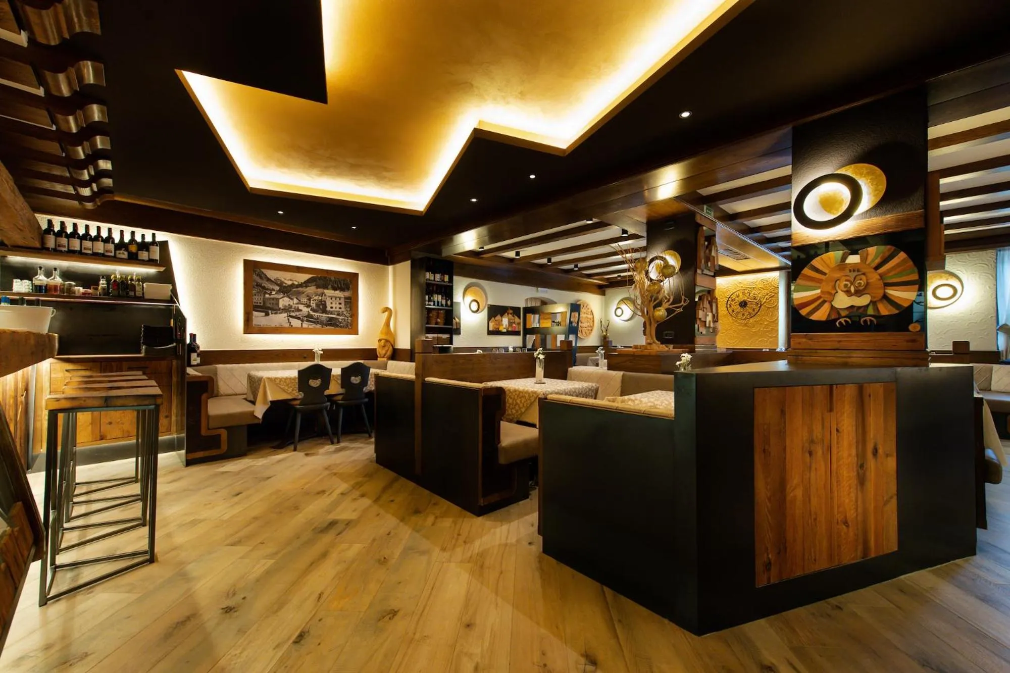 Restaurant/places to eat in Hotel Stella