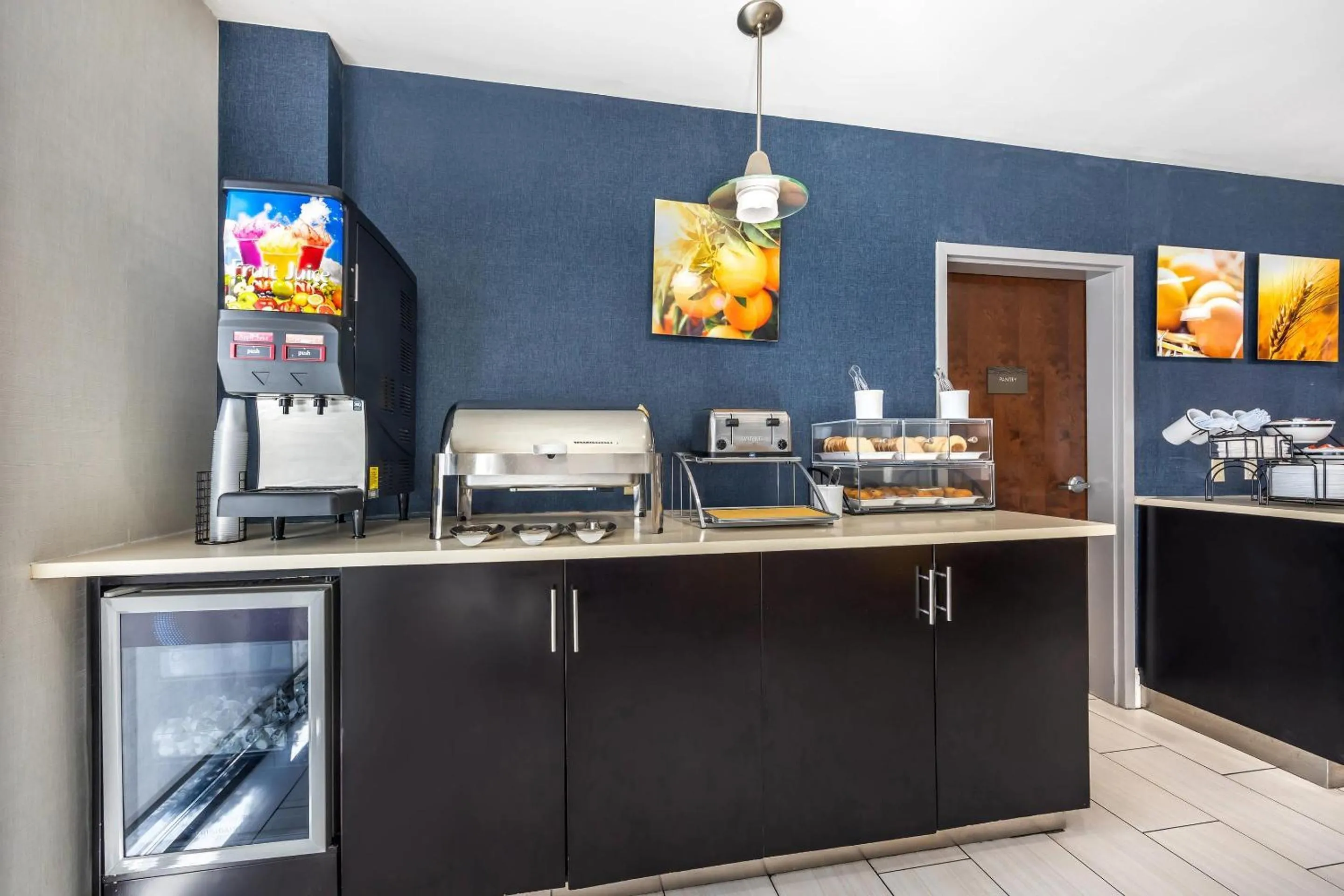 Breakfast in Comfort Inn & Suites Chattanooga West - Lookout Mountain