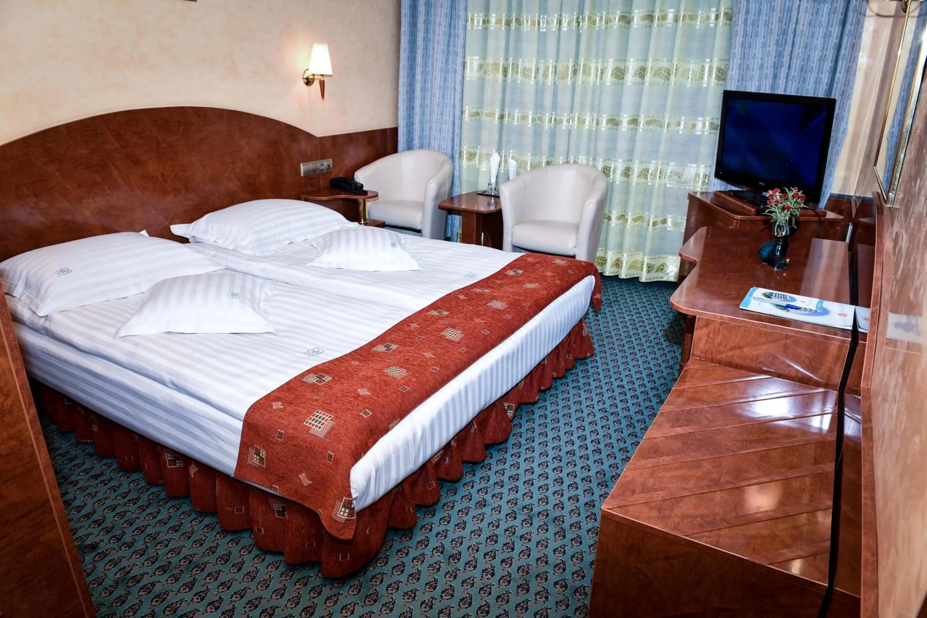 Photo of the whole room, Bed in Hotel Carpati