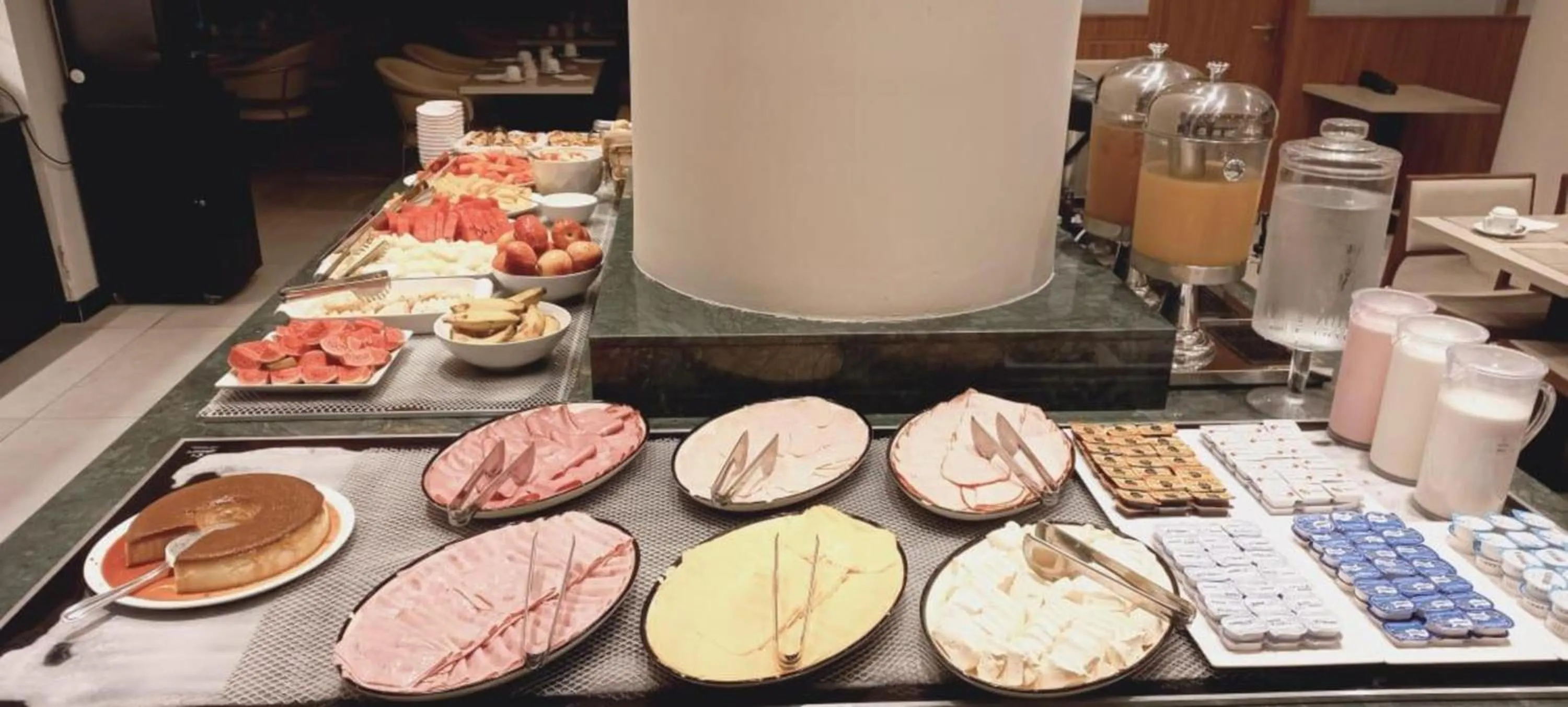 Breakfast in Regency Park Hotel