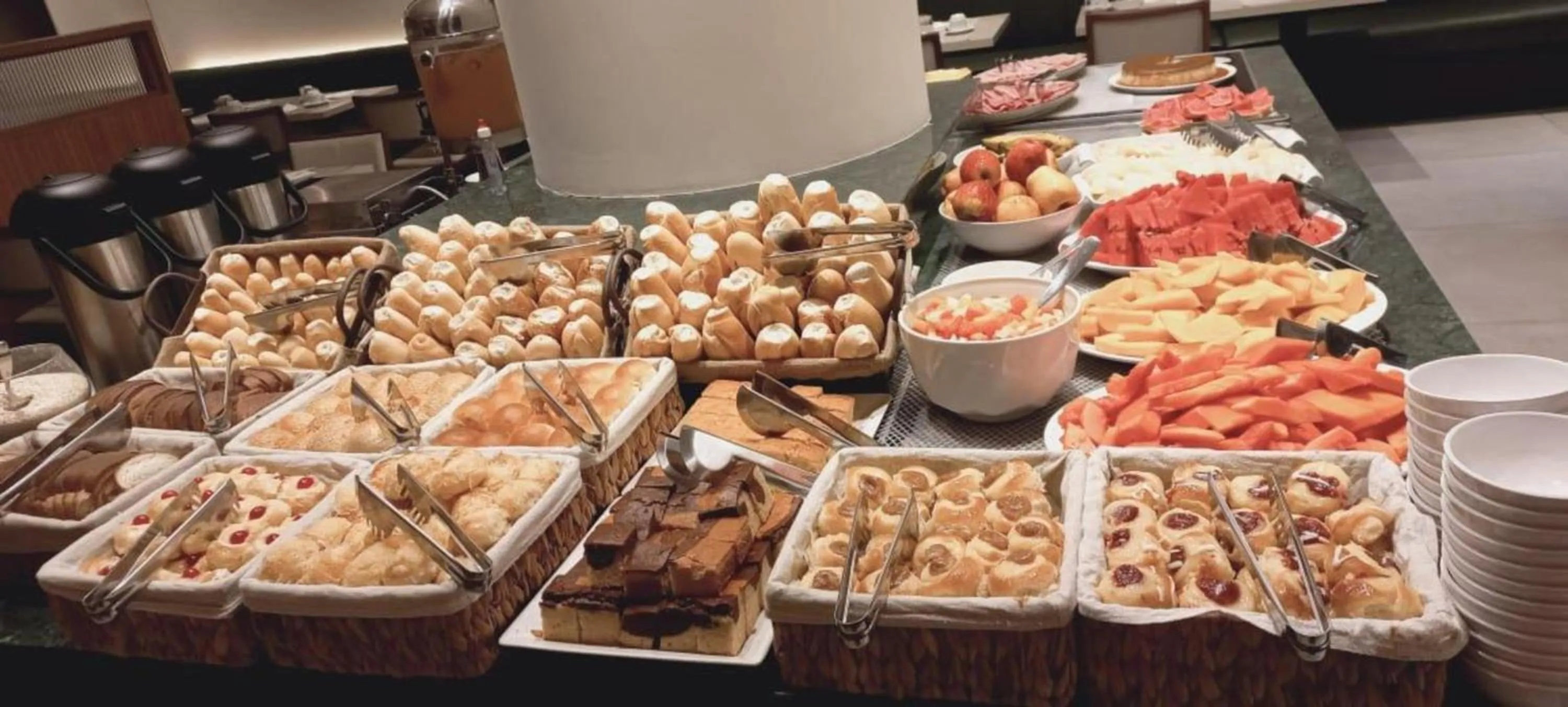 Breakfast in Regency Park Hotel