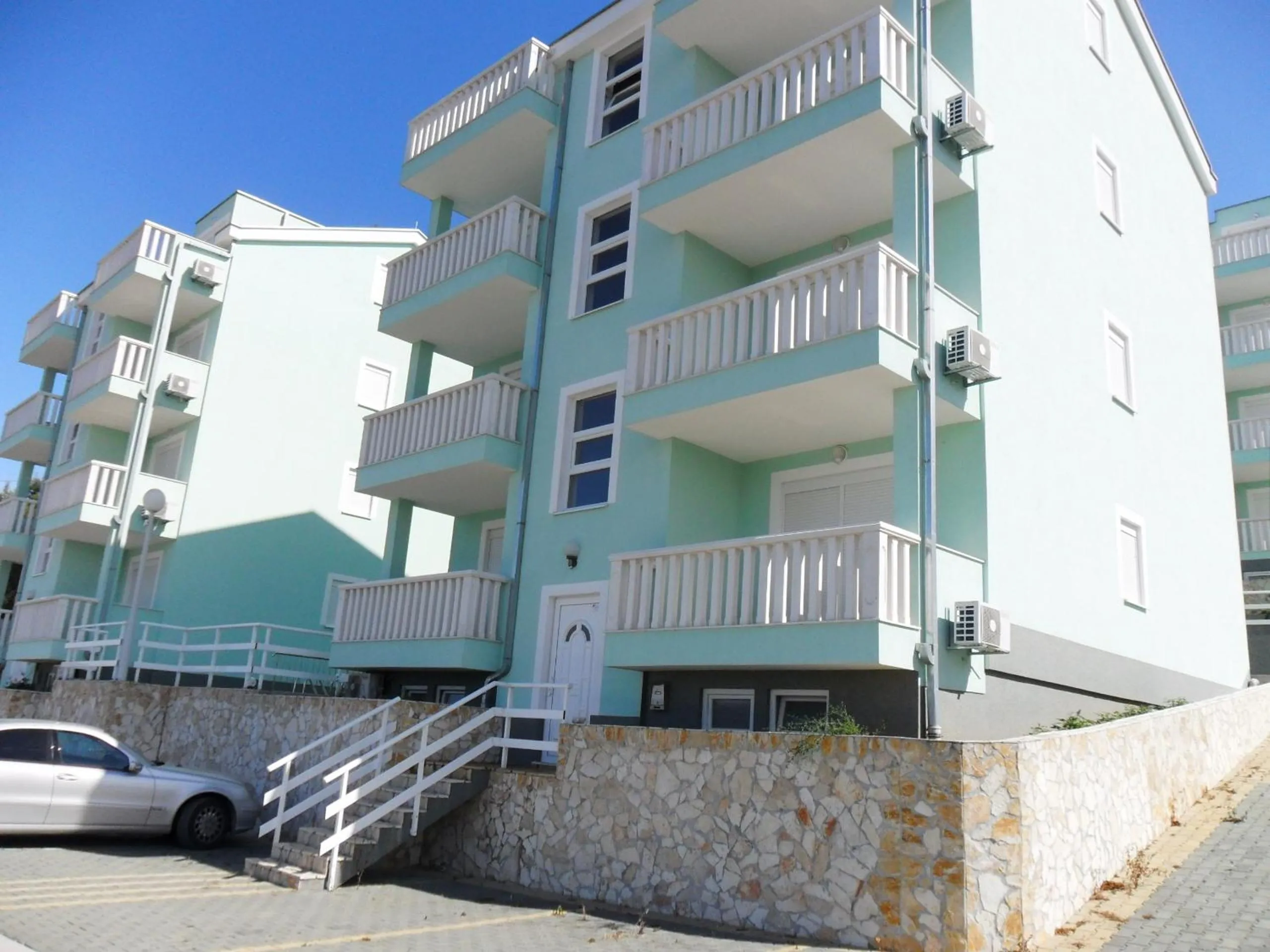 Facade/entrance in Apartments Villa Bayview