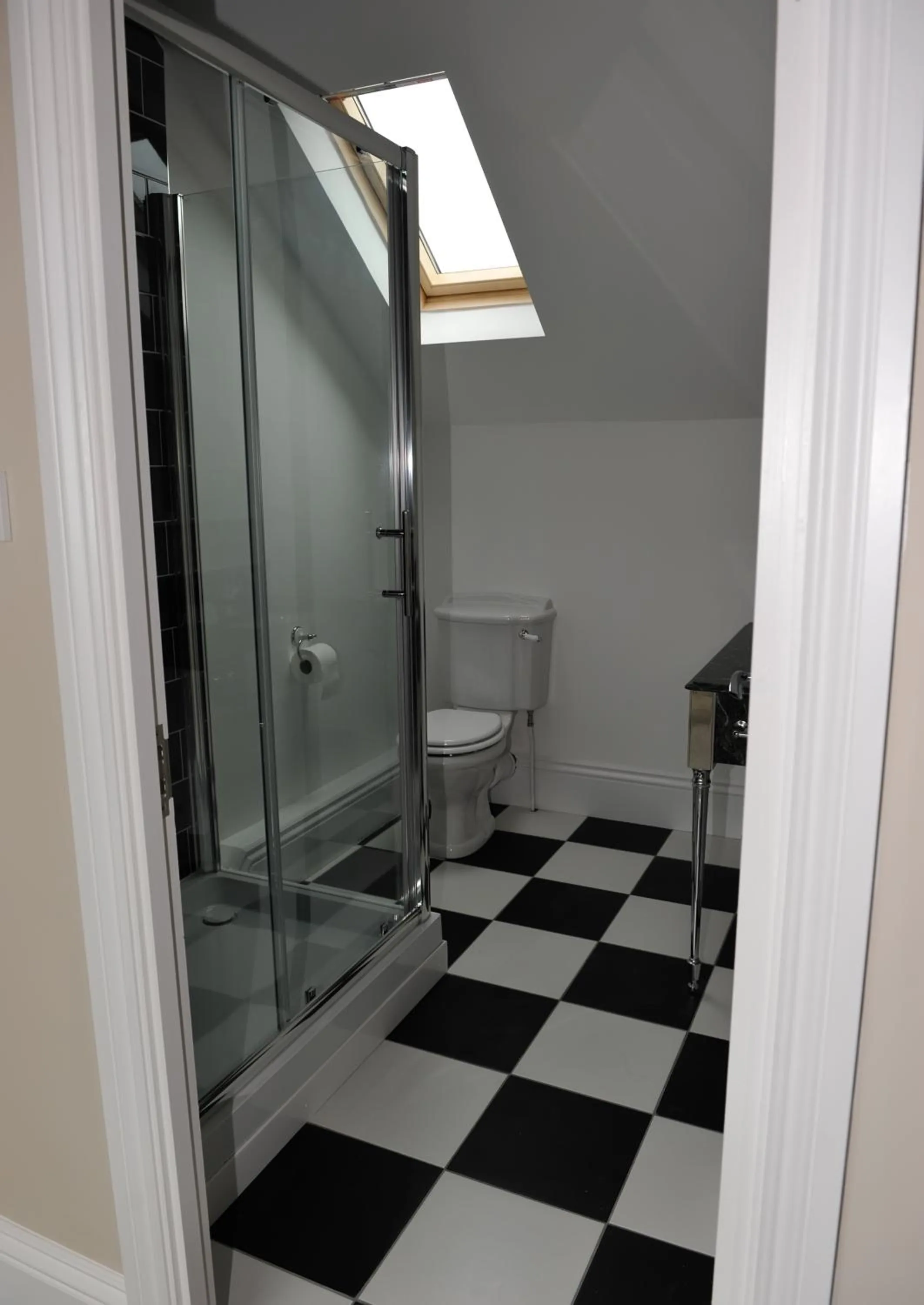 Bathroom in Suenos Guesthouse