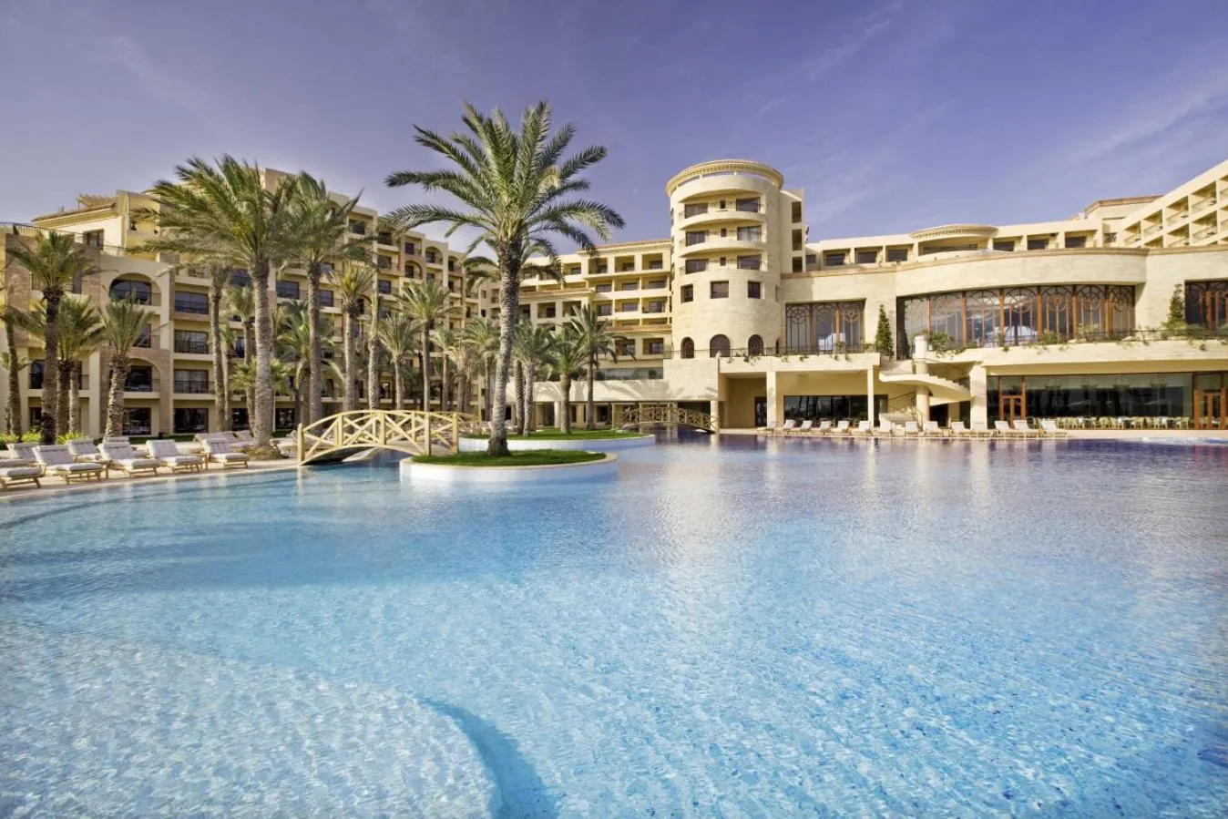 Swimming pool in Mövenpick Resort & Marine Spa Sousse