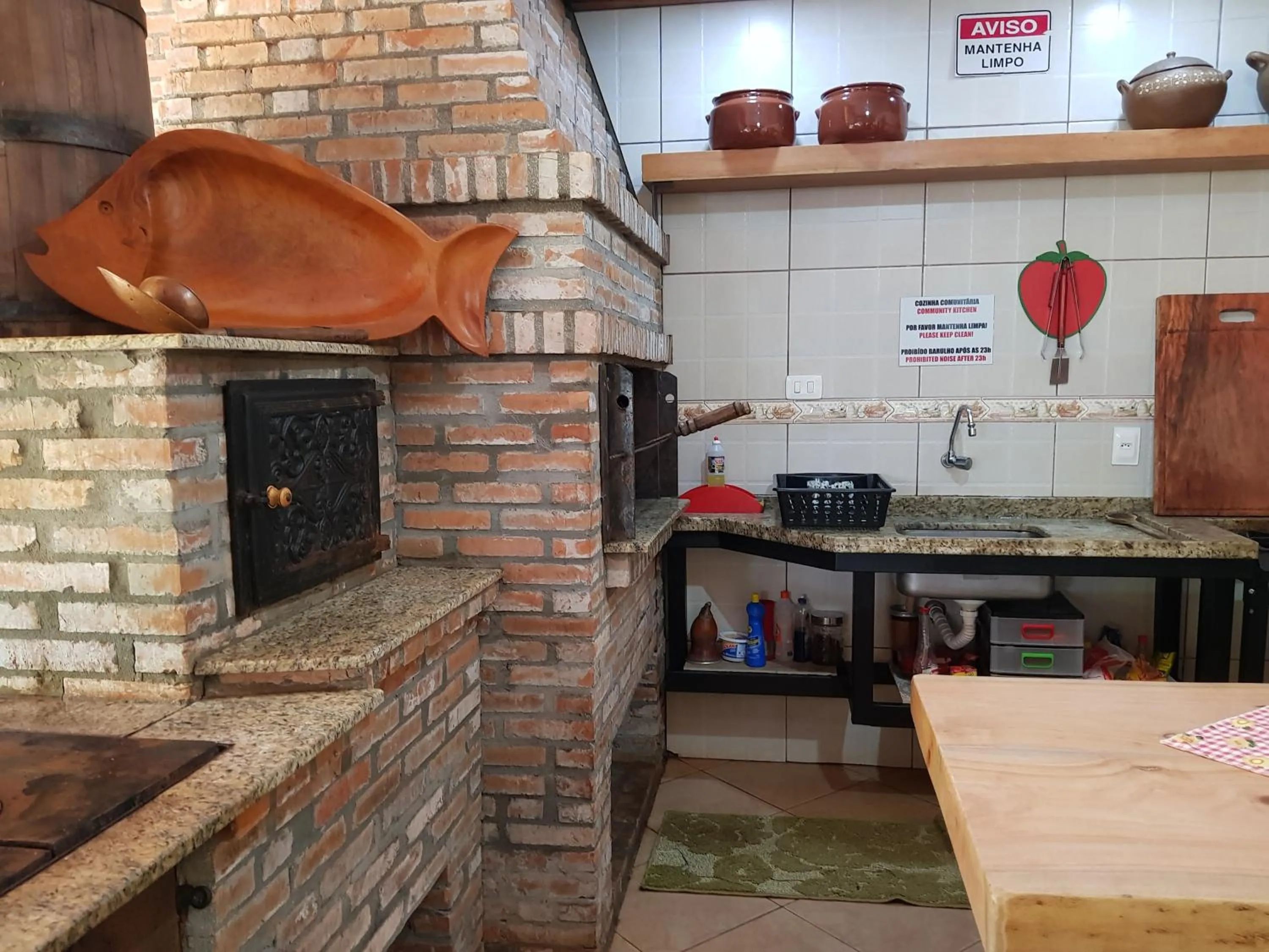 Kitchen or kitchenette in Pousada Sonho Meu Foz