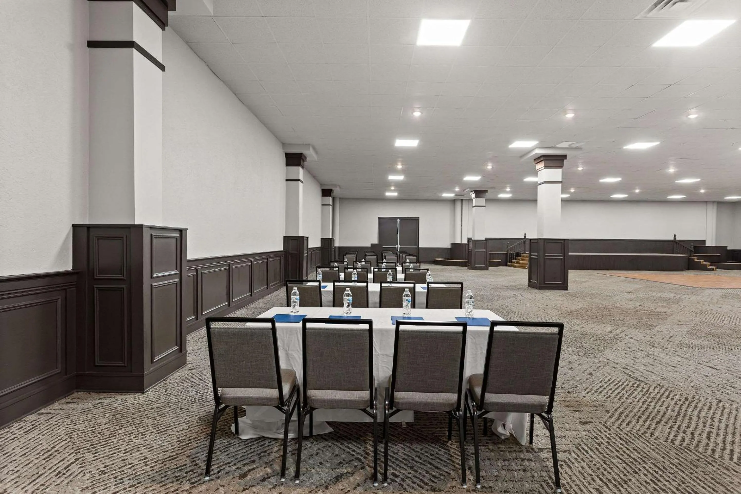 Meeting/conference room in Wingate by Wyndham South Bend - Notre Dame