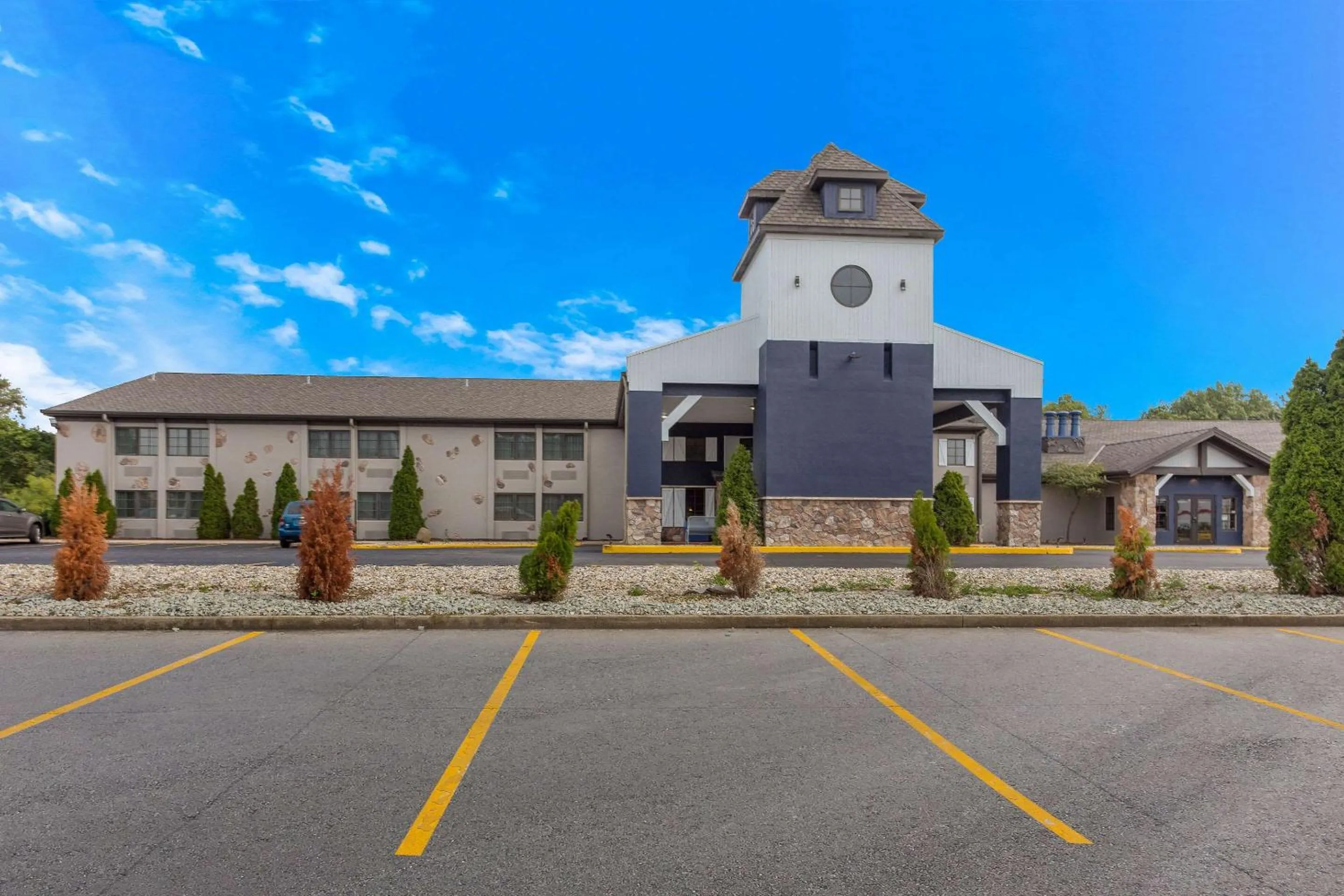 Property building in Wingate by Wyndham South Bend - Notre Dame