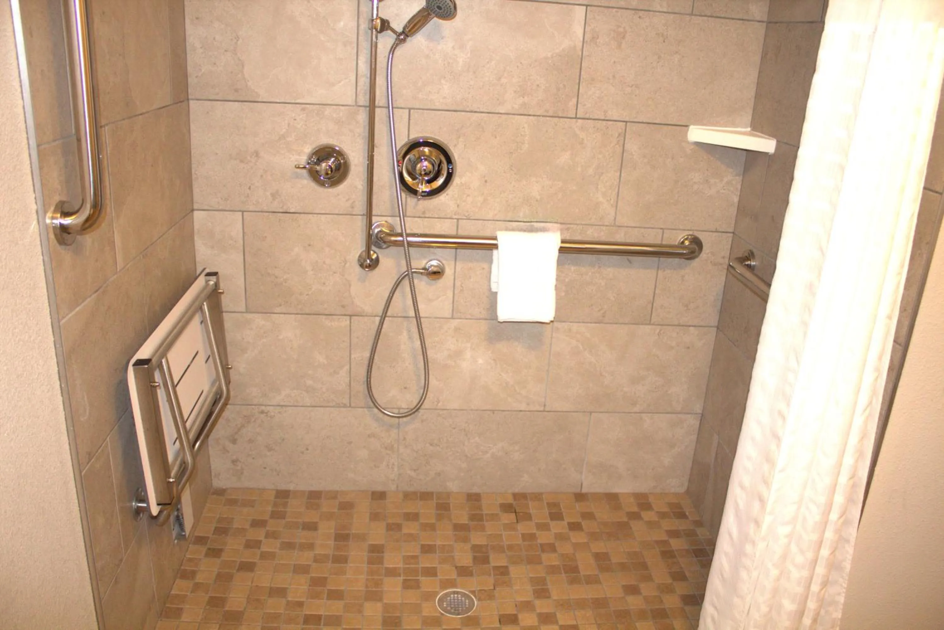 Shower in Clarion Pointe Statesville