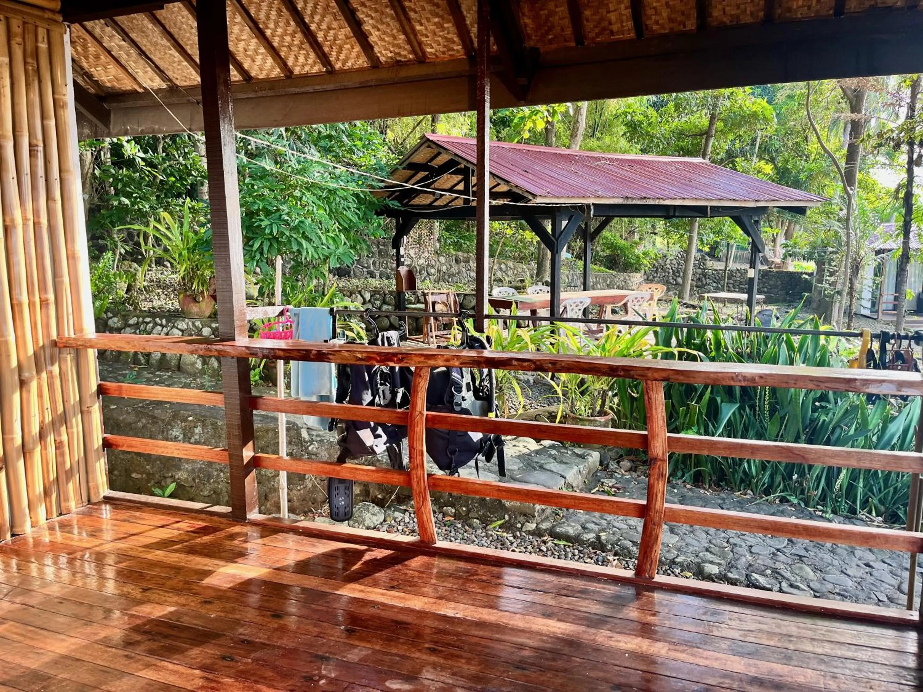 Patio in Villa Milagros Dive Inn Anilao