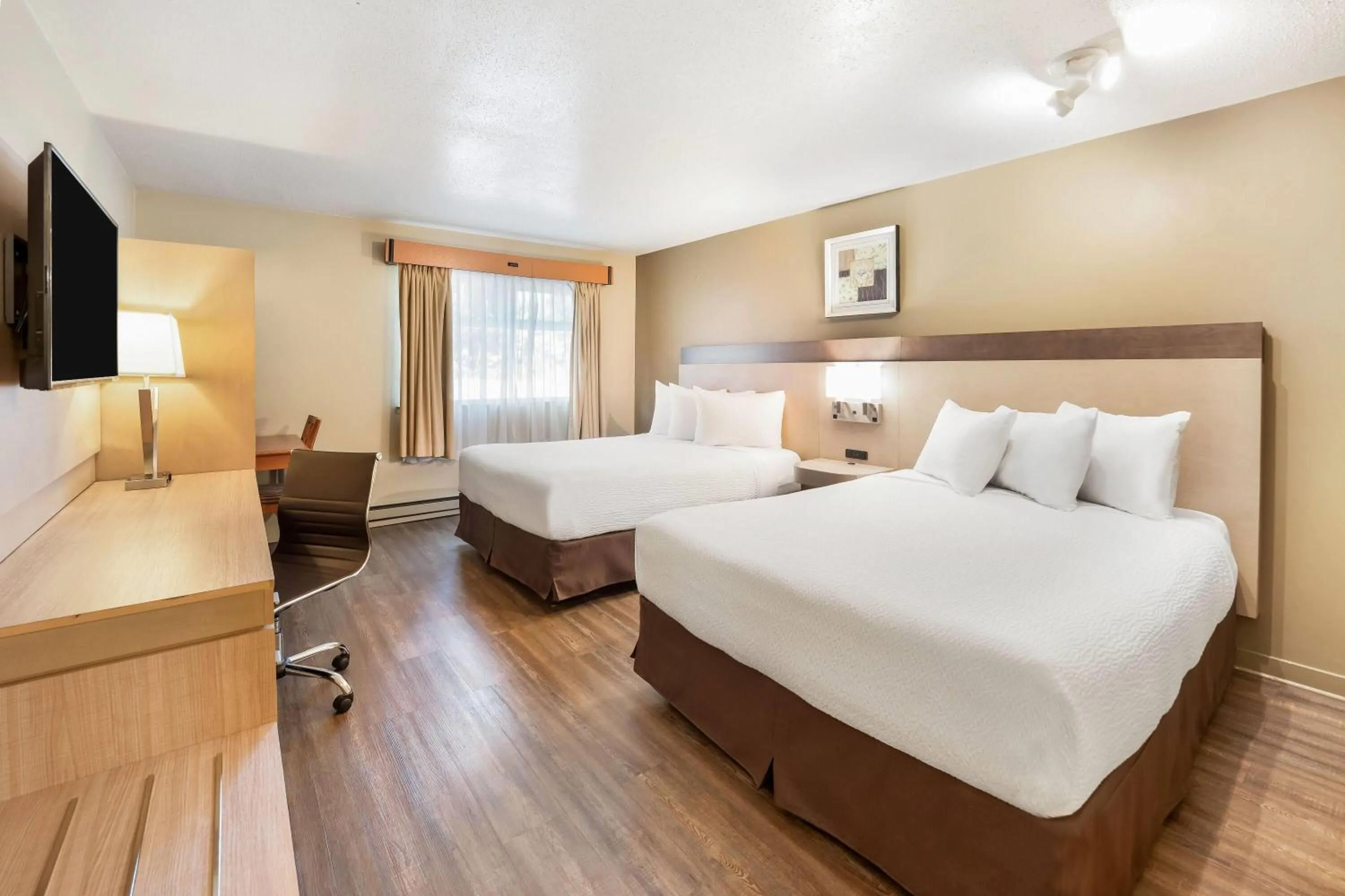 Bed in Days Inn by Wyndham Nanaimo