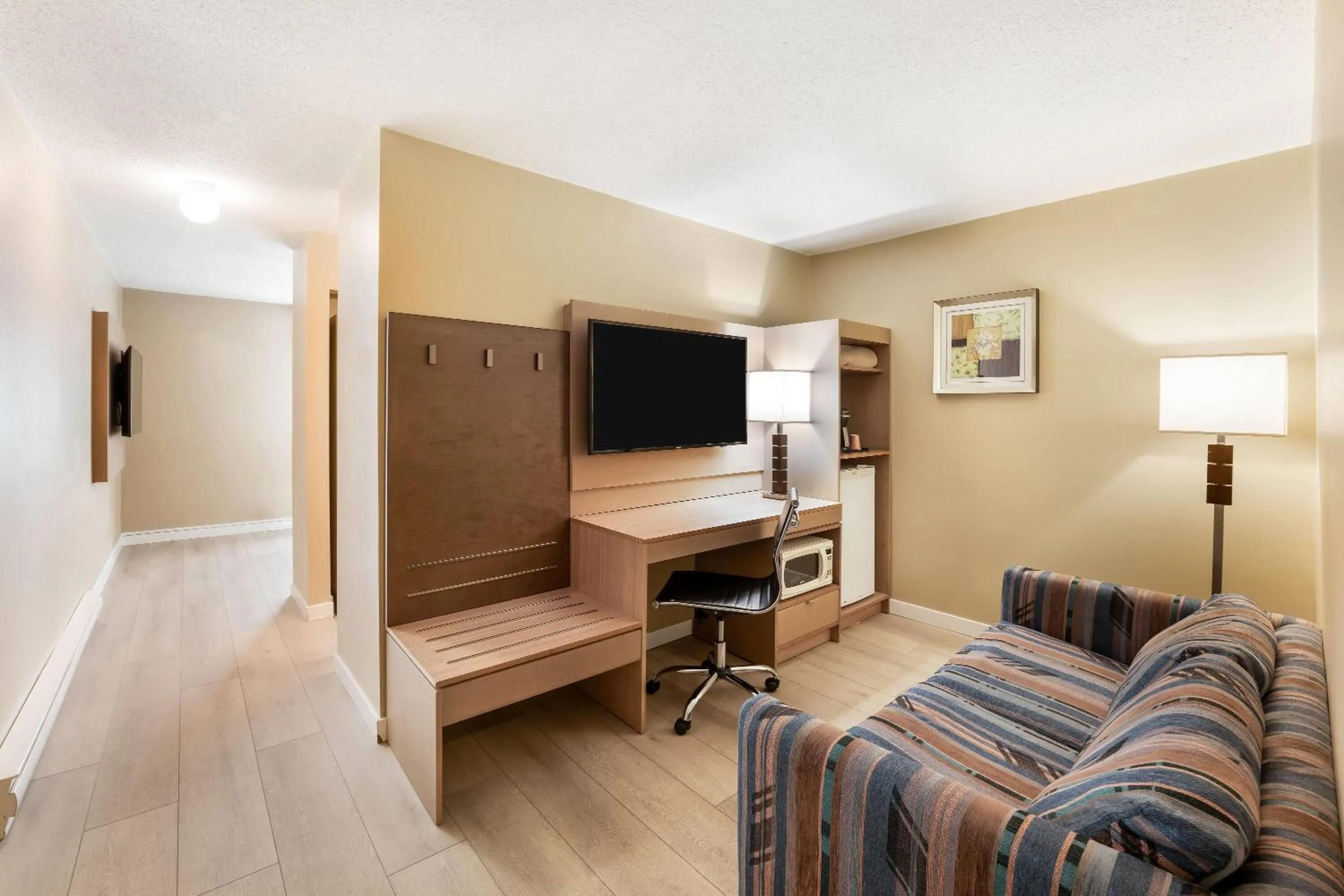 Bed in Days Inn by Wyndham Nanaimo