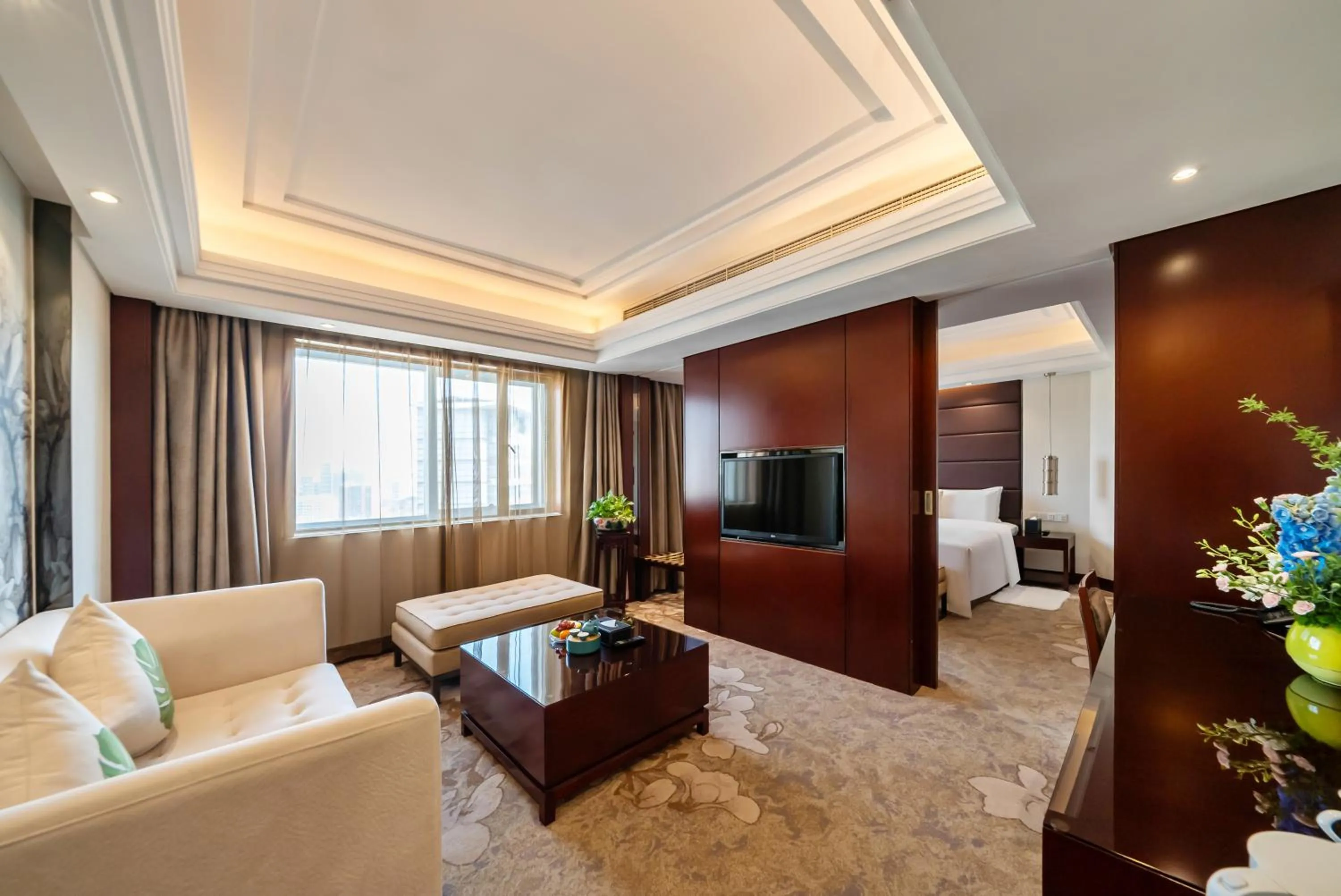 Living room in GuangDong Hotel Shanghai - Free Self-service Laundry