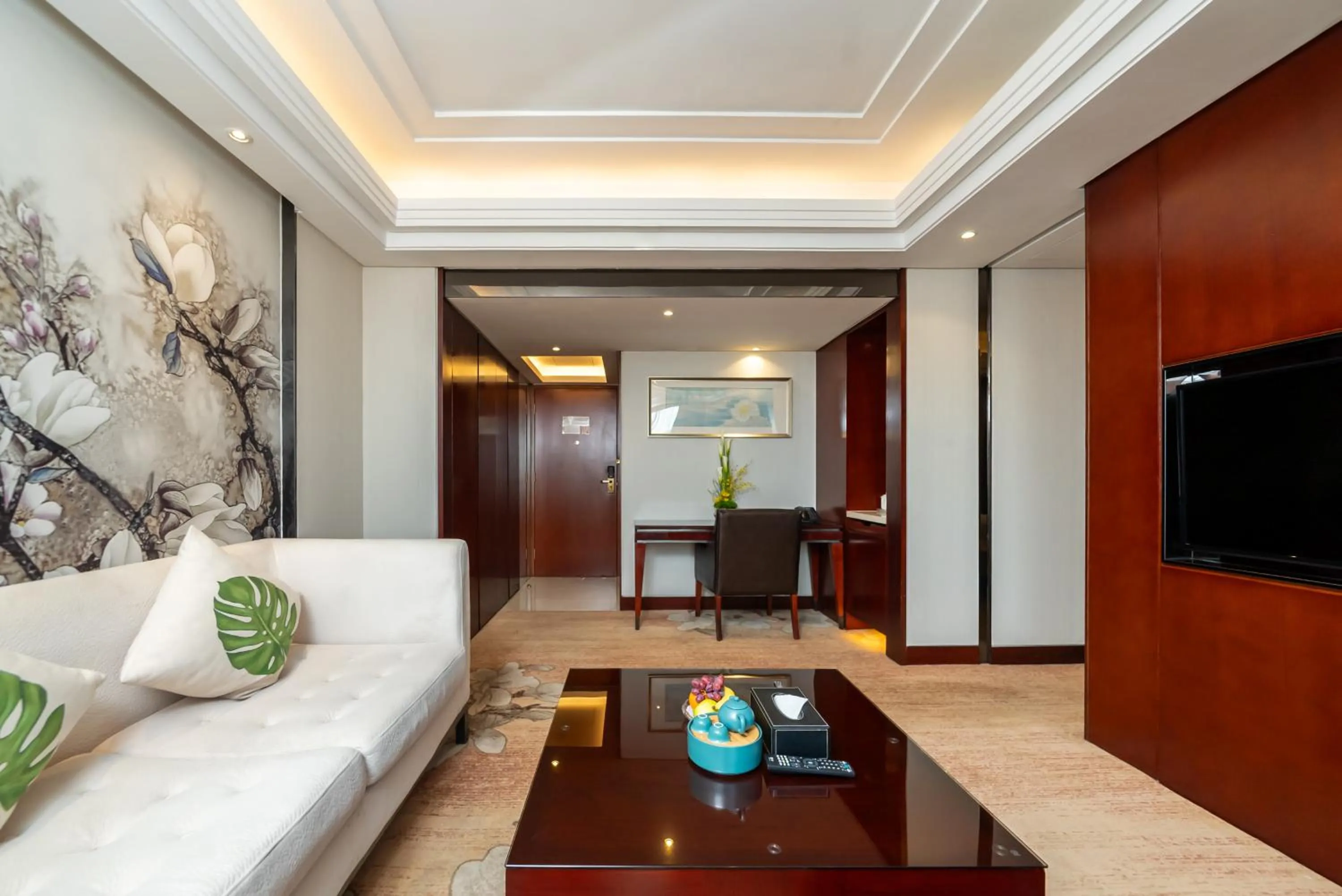 Living room in GuangDong Hotel Shanghai - Free Self-service Laundry